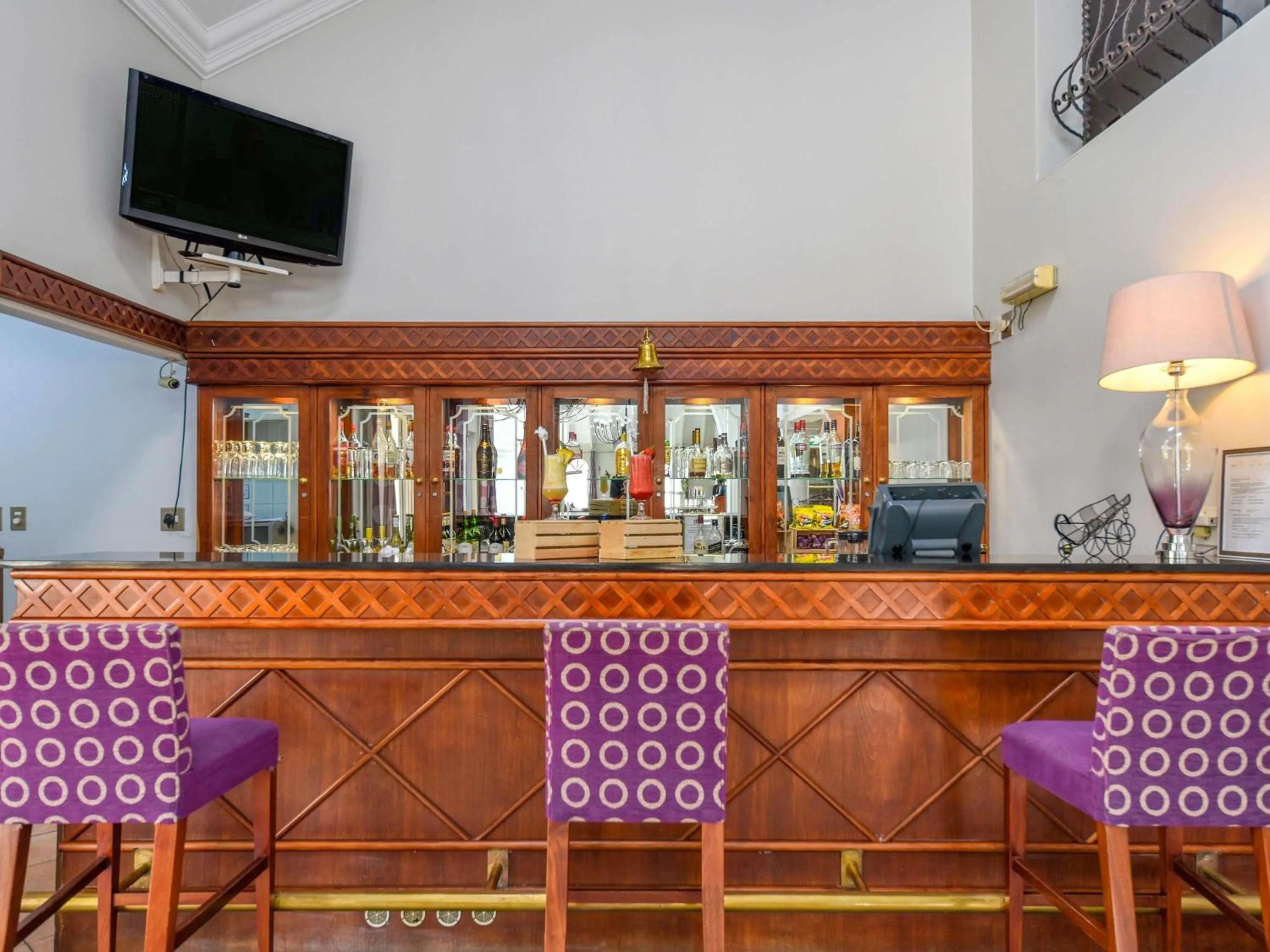 Lounge or bar in Mercure Johannesburg Randburg