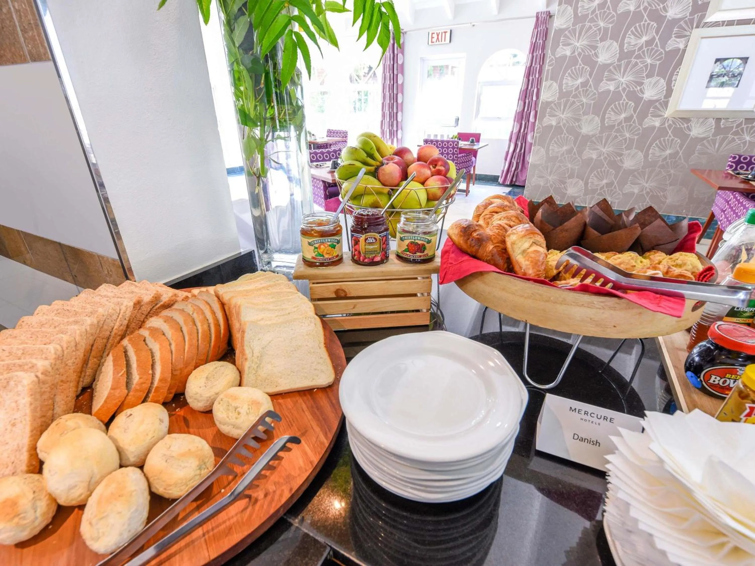 Restaurant/places to eat in Mercure Johannesburg Randburg