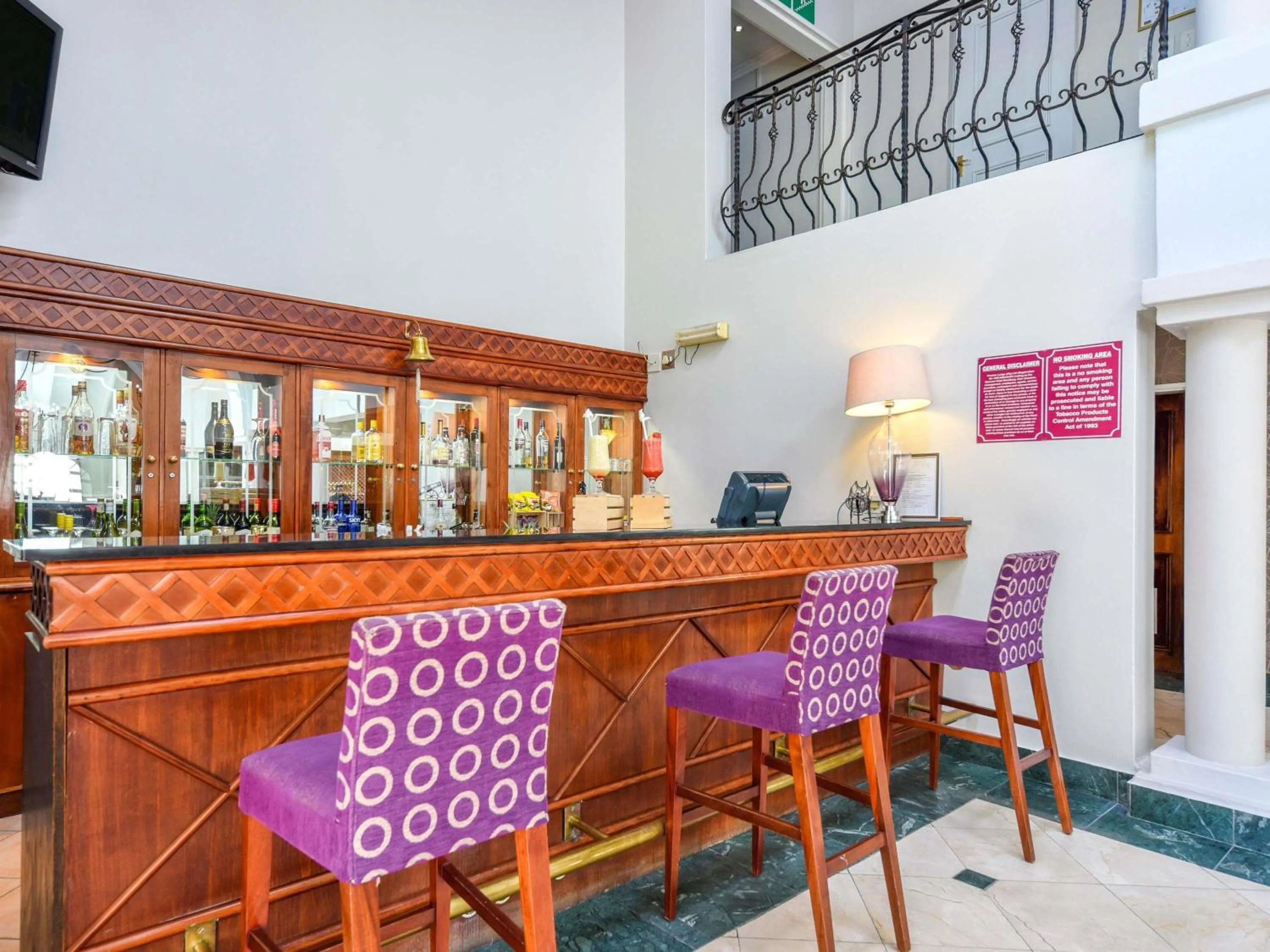 Lounge or bar in Mercure Johannesburg Randburg