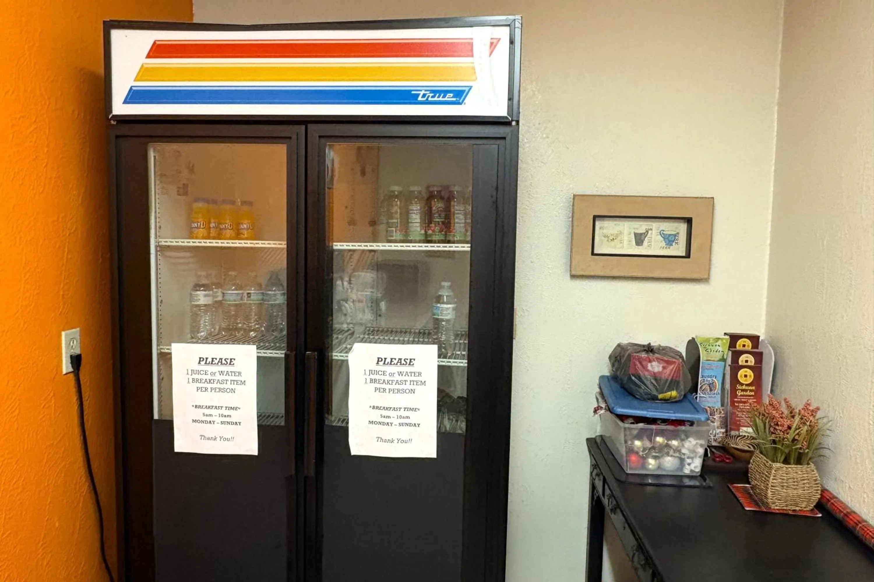 vending machine in Chaparral Motel Victoria TX, Hwy 59