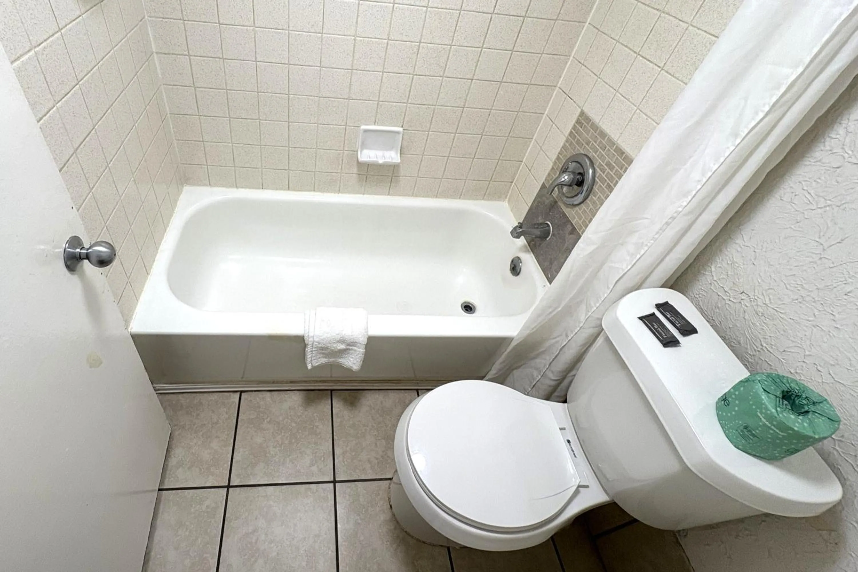 Bathroom in Chaparral Motel Victoria TX, Hwy 59