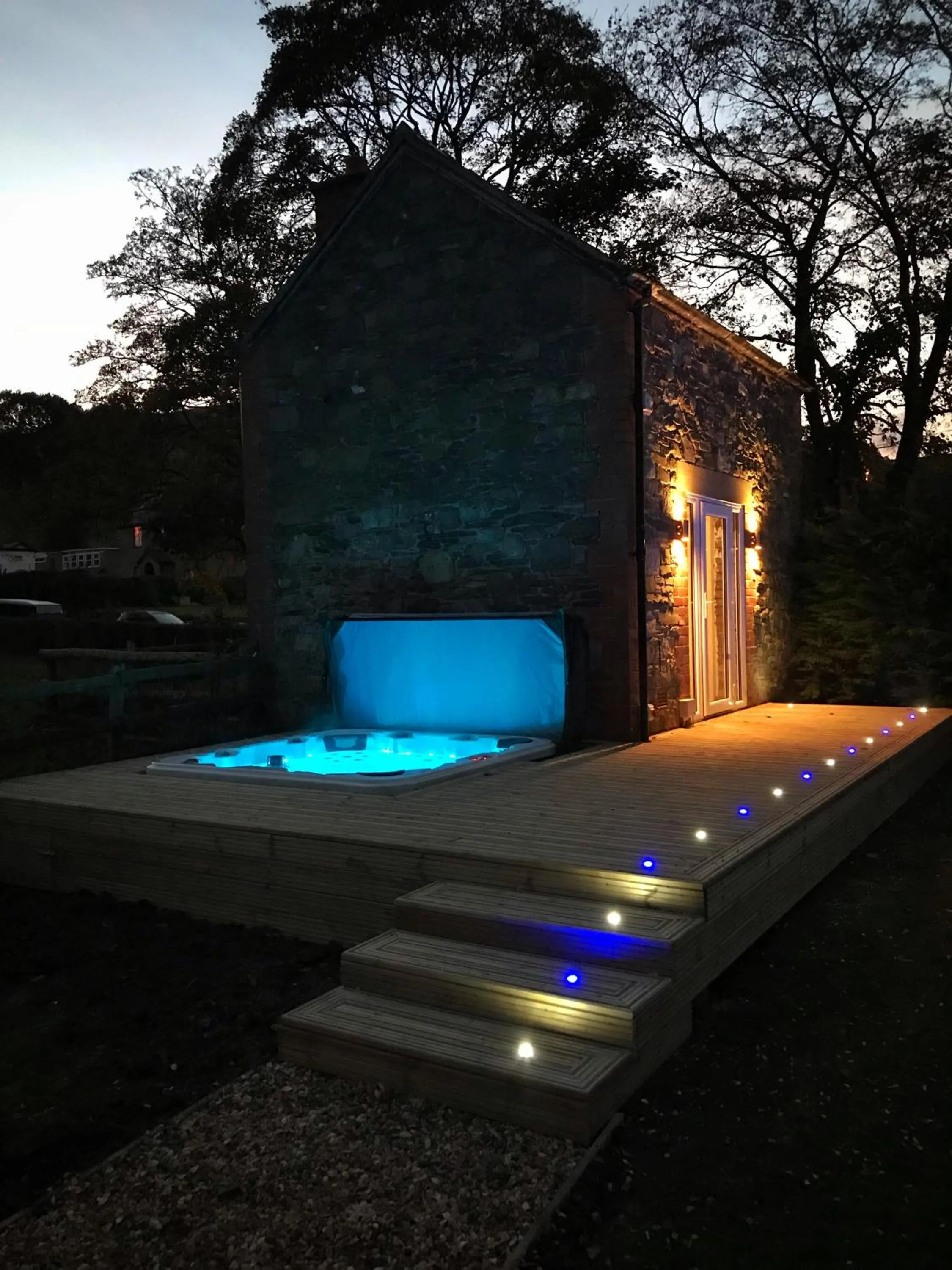 Hot Tub in The Hand at Llanarmon