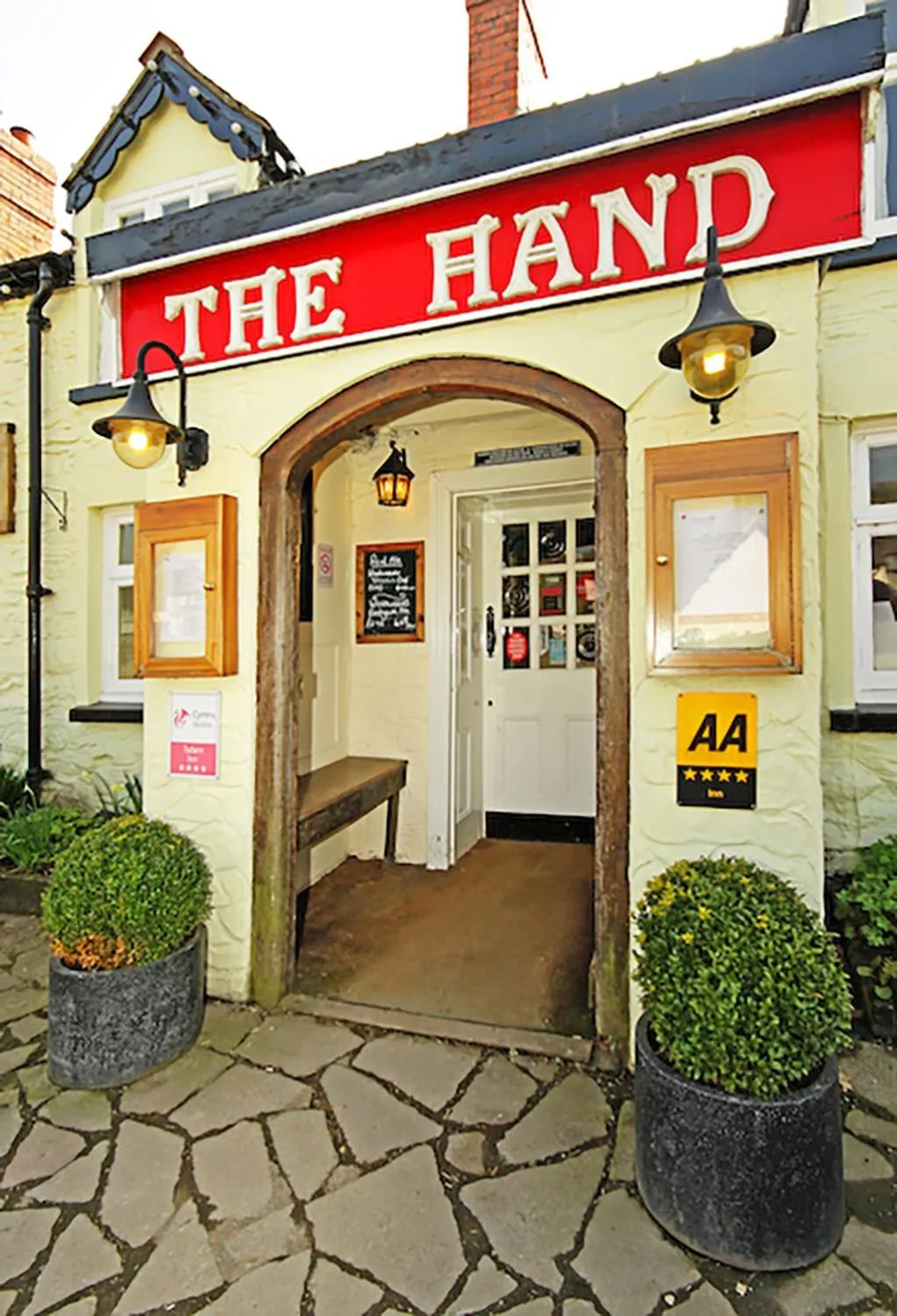 Facade/entrance in The Hand at Llanarmon