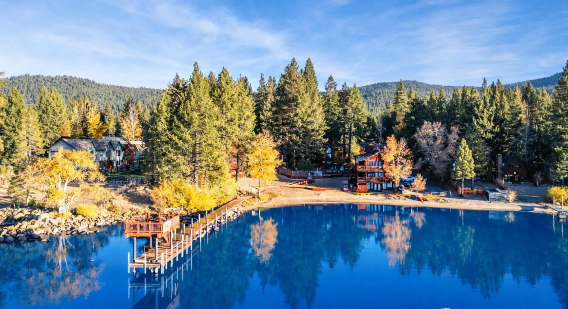 Lake view in Tahoe Edgelake Beach Club by Coolvacay