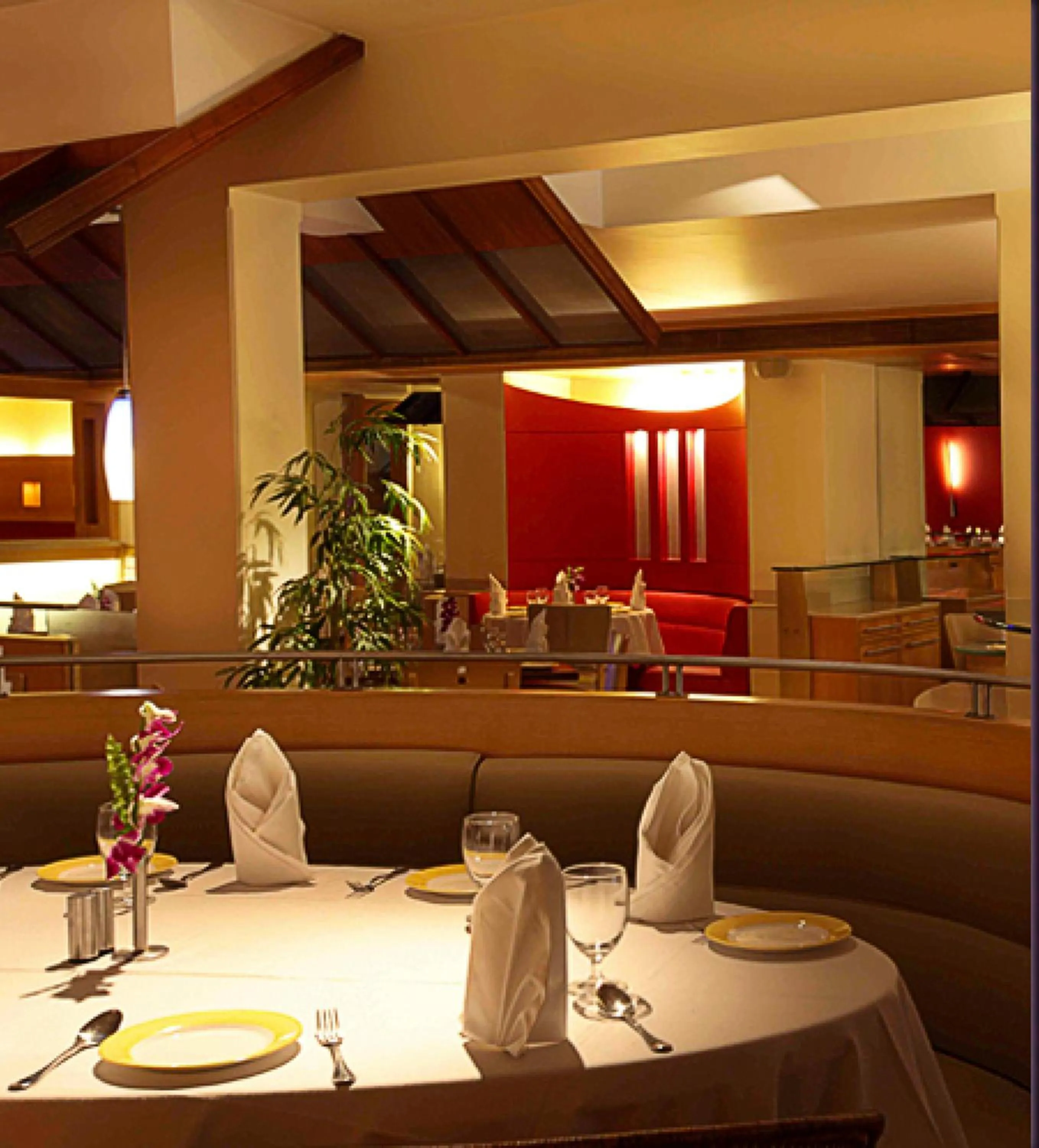 Restaurant/places to eat in The Royal Orchid Hotel, Chembur
