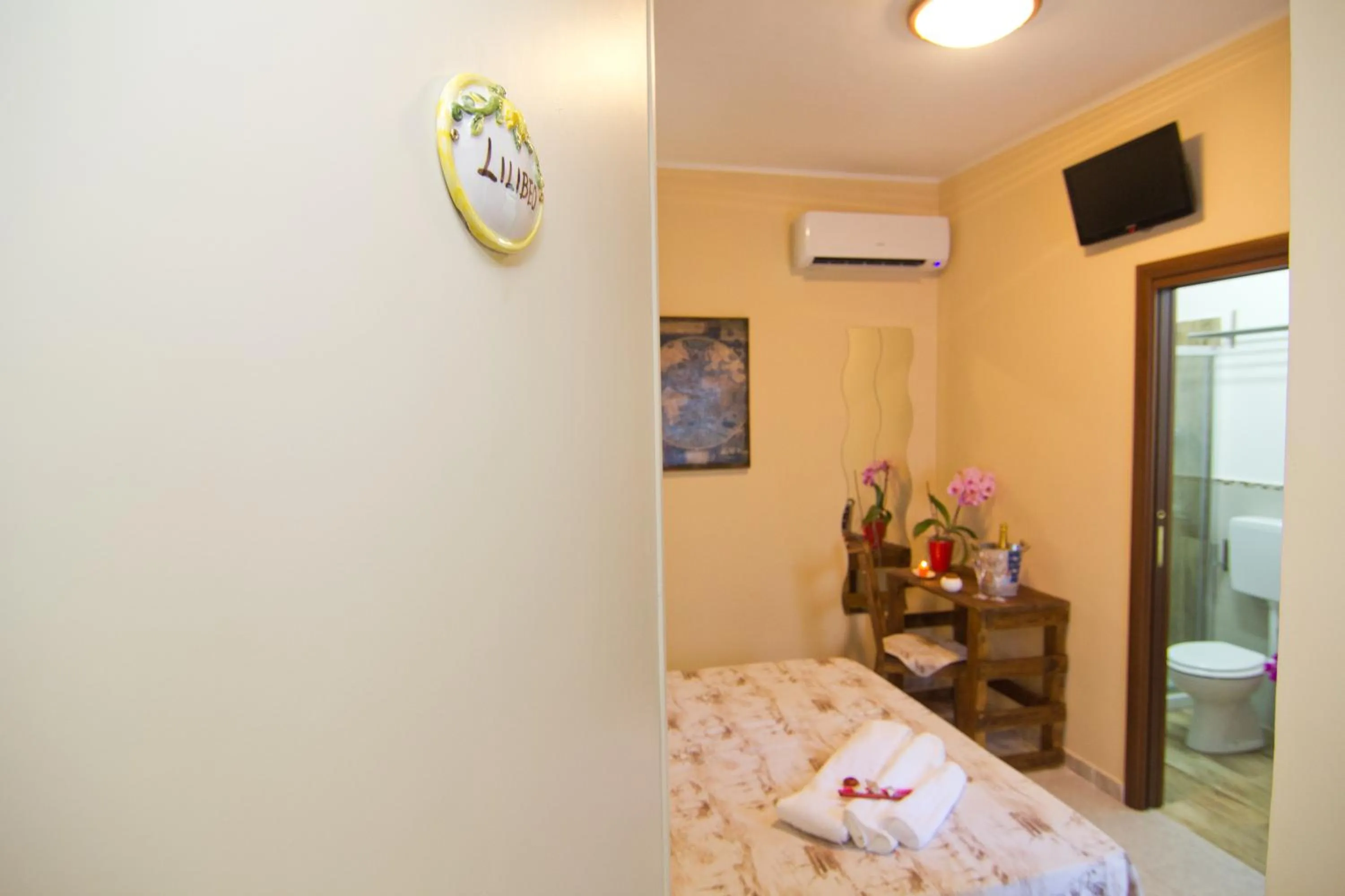 Bedroom, Bed in B&B Tifeo