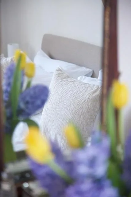 Decorative detail in Hedingham Old Pottery