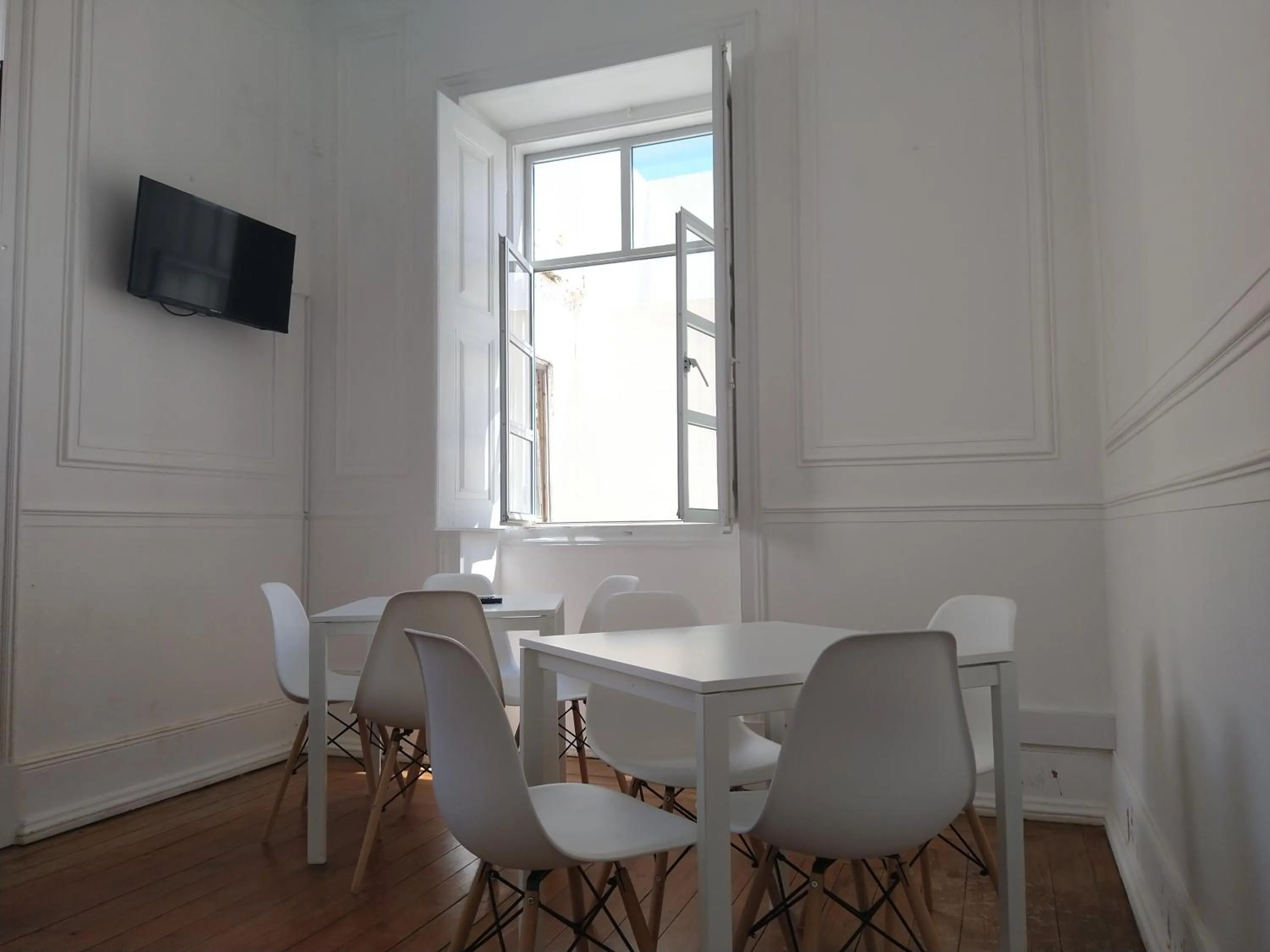 Living room in Baixa Terrace Hostel