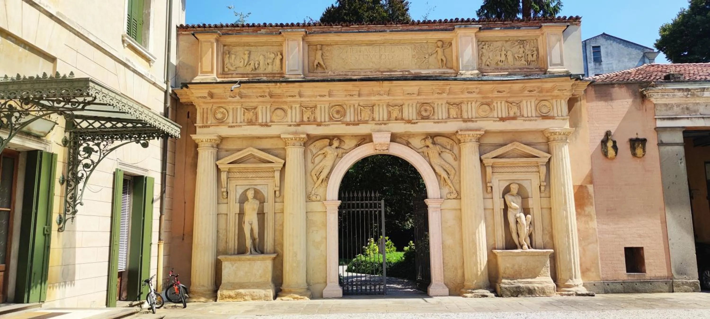 Facade/entrance in Palazzo Mantua Benavides Suites & Apartments