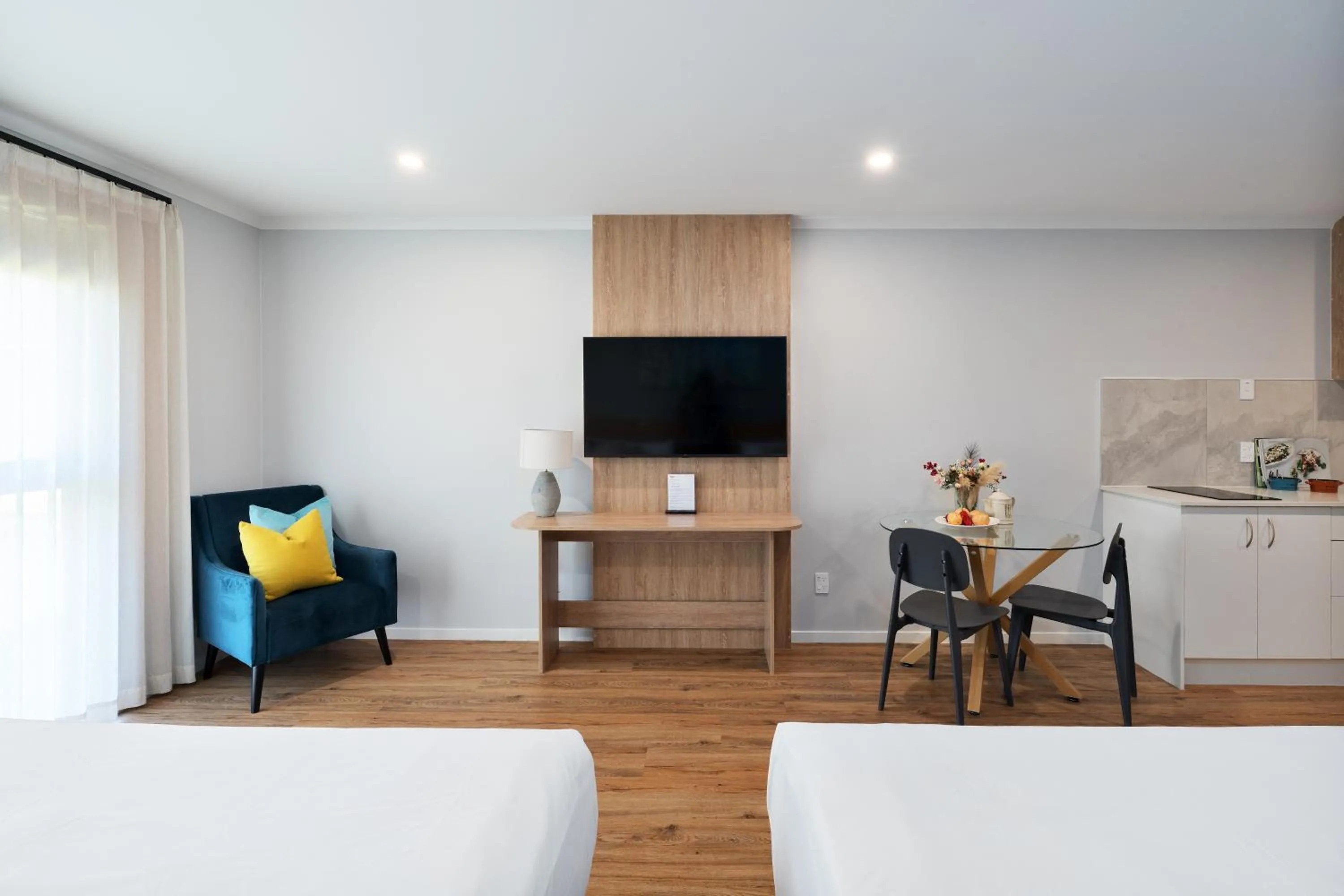 Bed in Albany Oak Motel