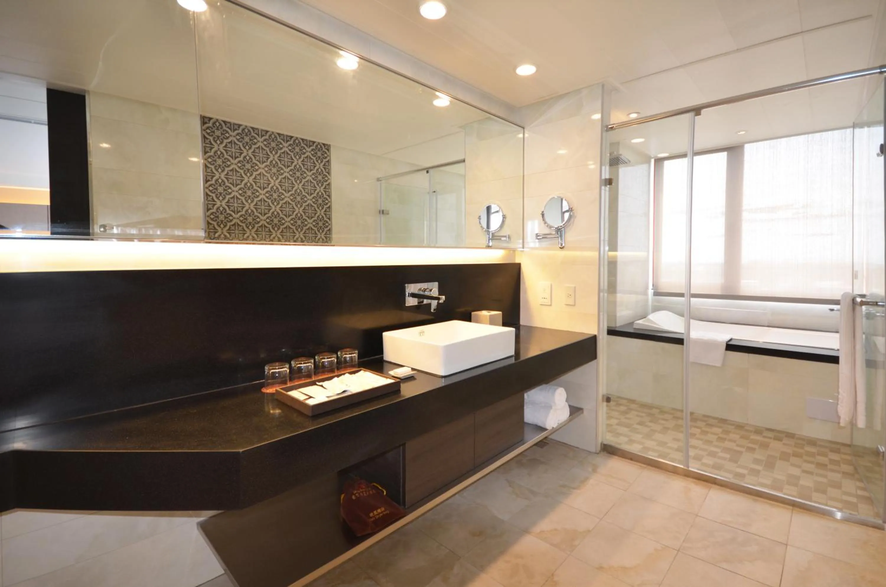 Bathroom in Shiny Ocean Hotel