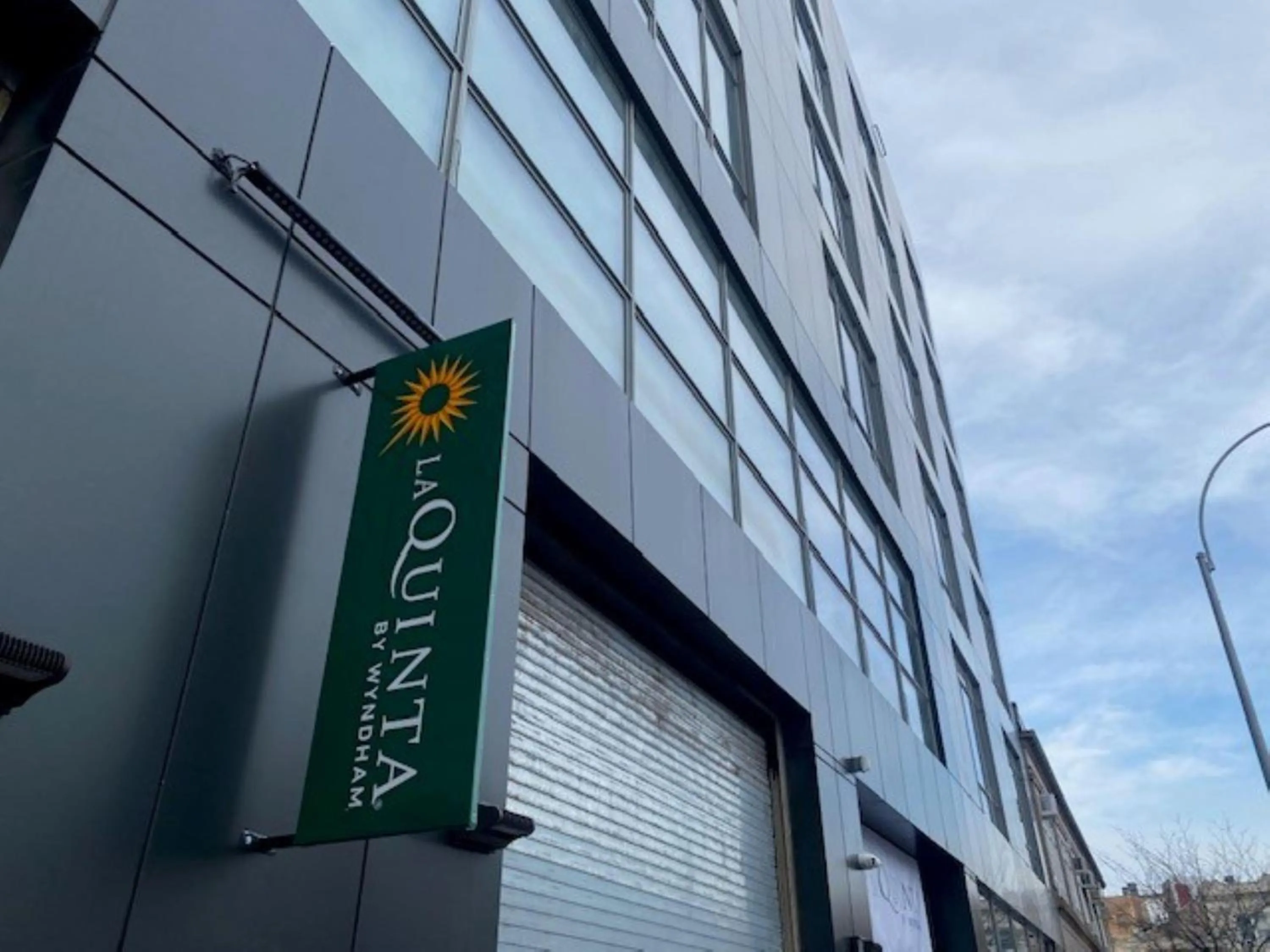 Property building in La Quinta Inn & Suites by Wyndham Jamaica NYC/JFK AirTrain