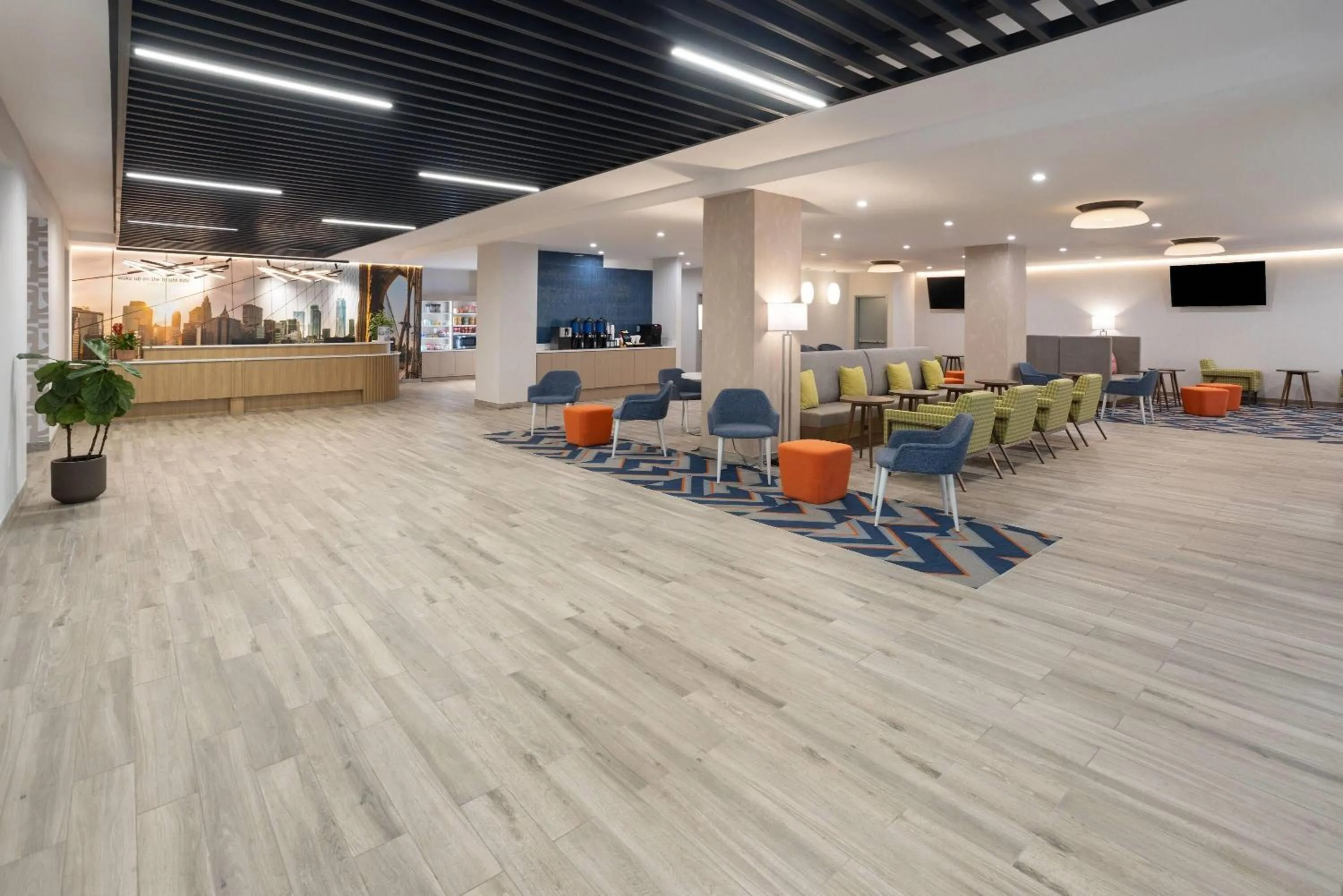 La Quinta Inn & Suites by Wyndham Jamaica NYC/JFK AirTrain