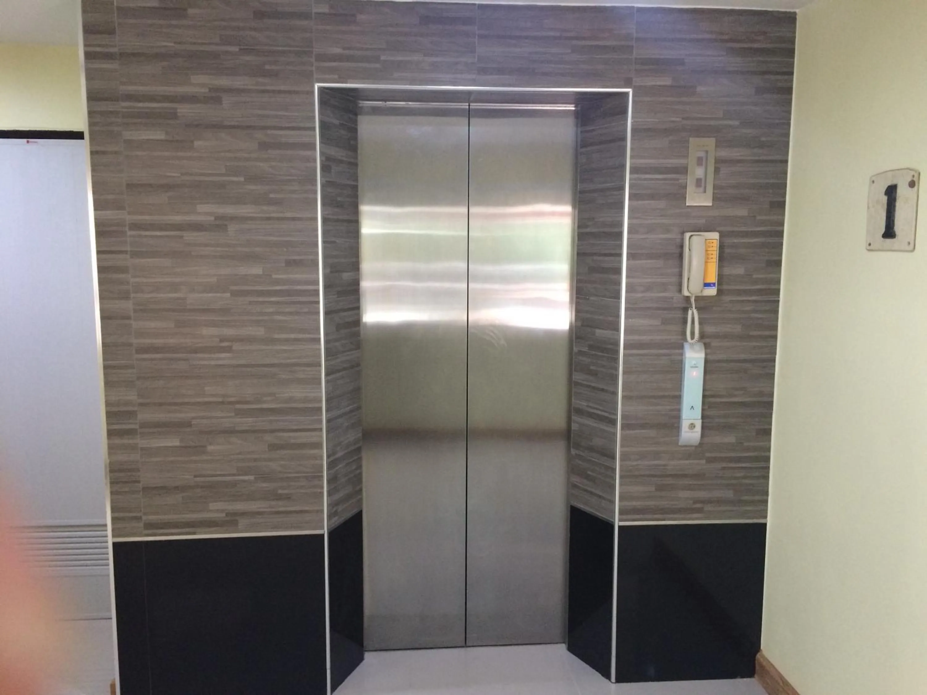 Photo of the whole room in Sritrang Place