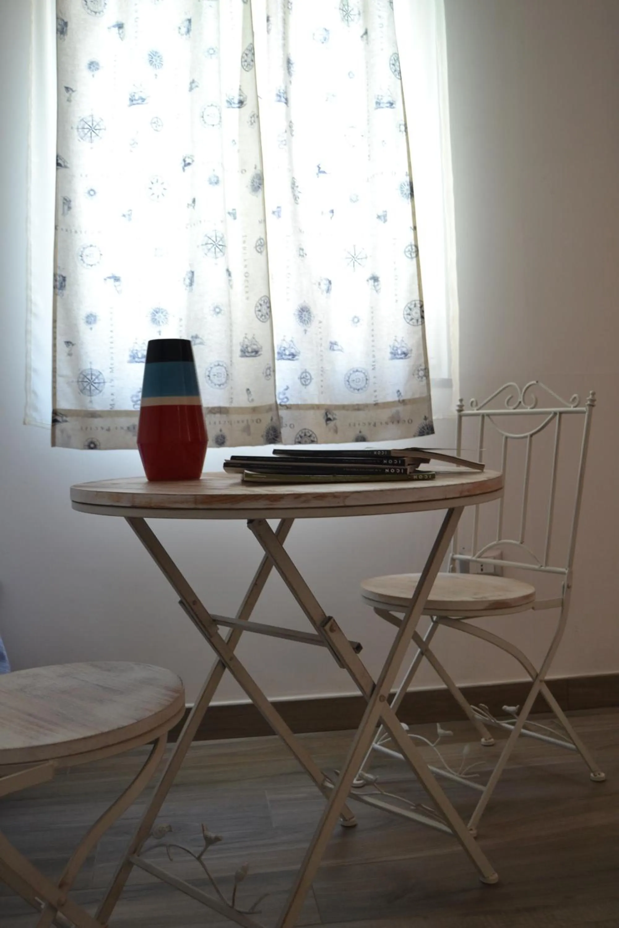 Photo of the whole room in Beatrice Home