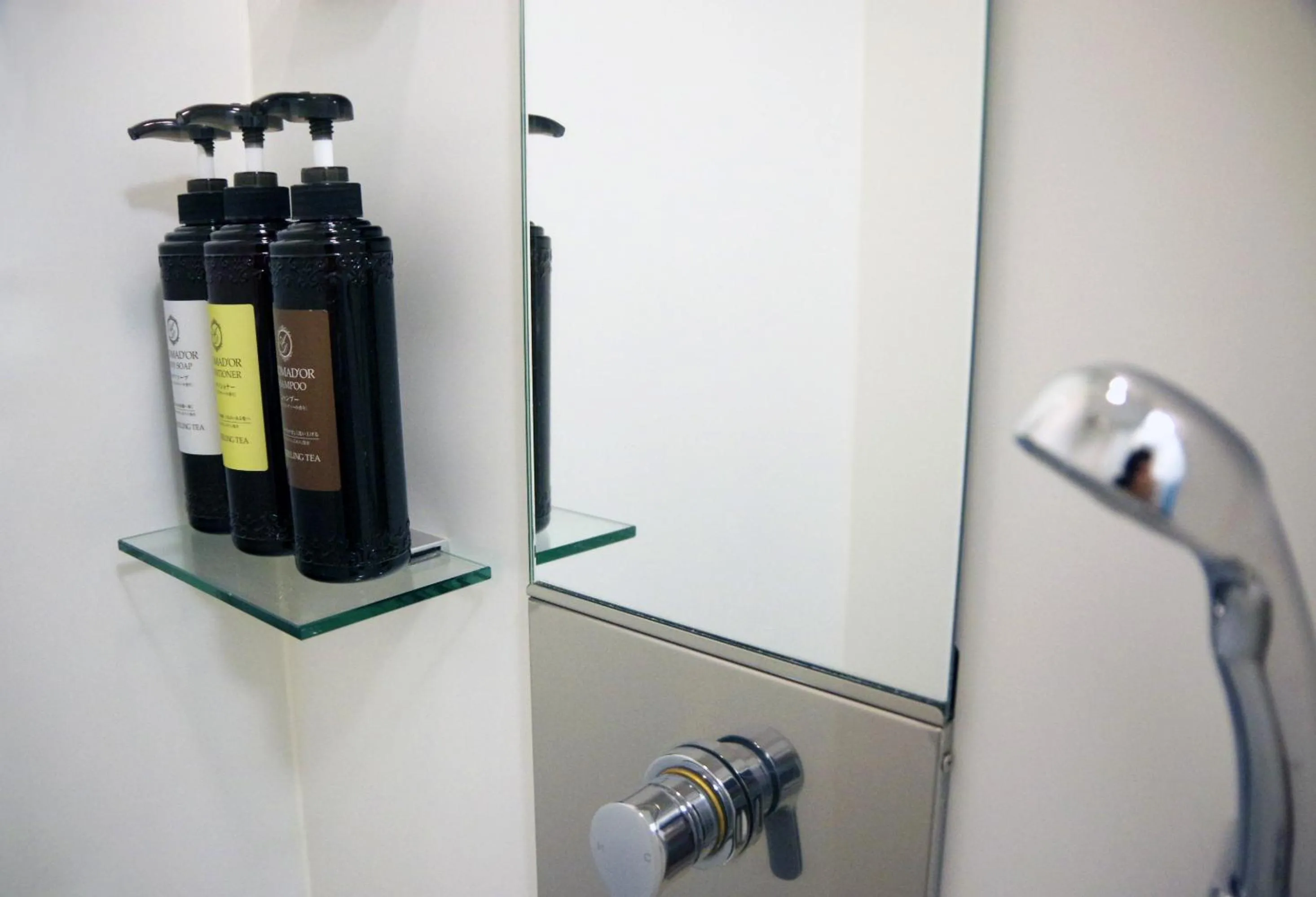 Shower in Ten to Sen Guesthouse