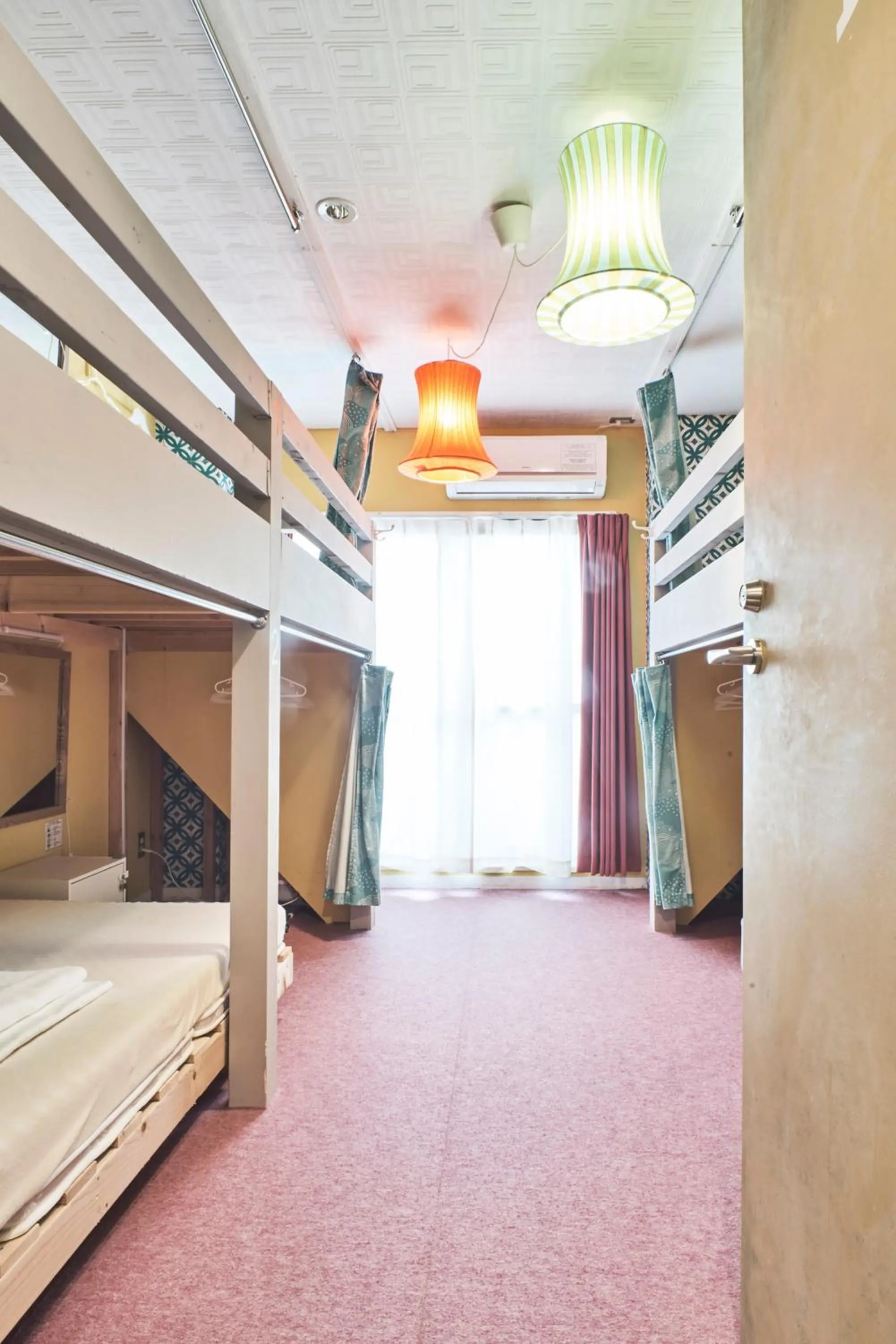 bunk bed, Bed in Ten to Sen Guesthouse