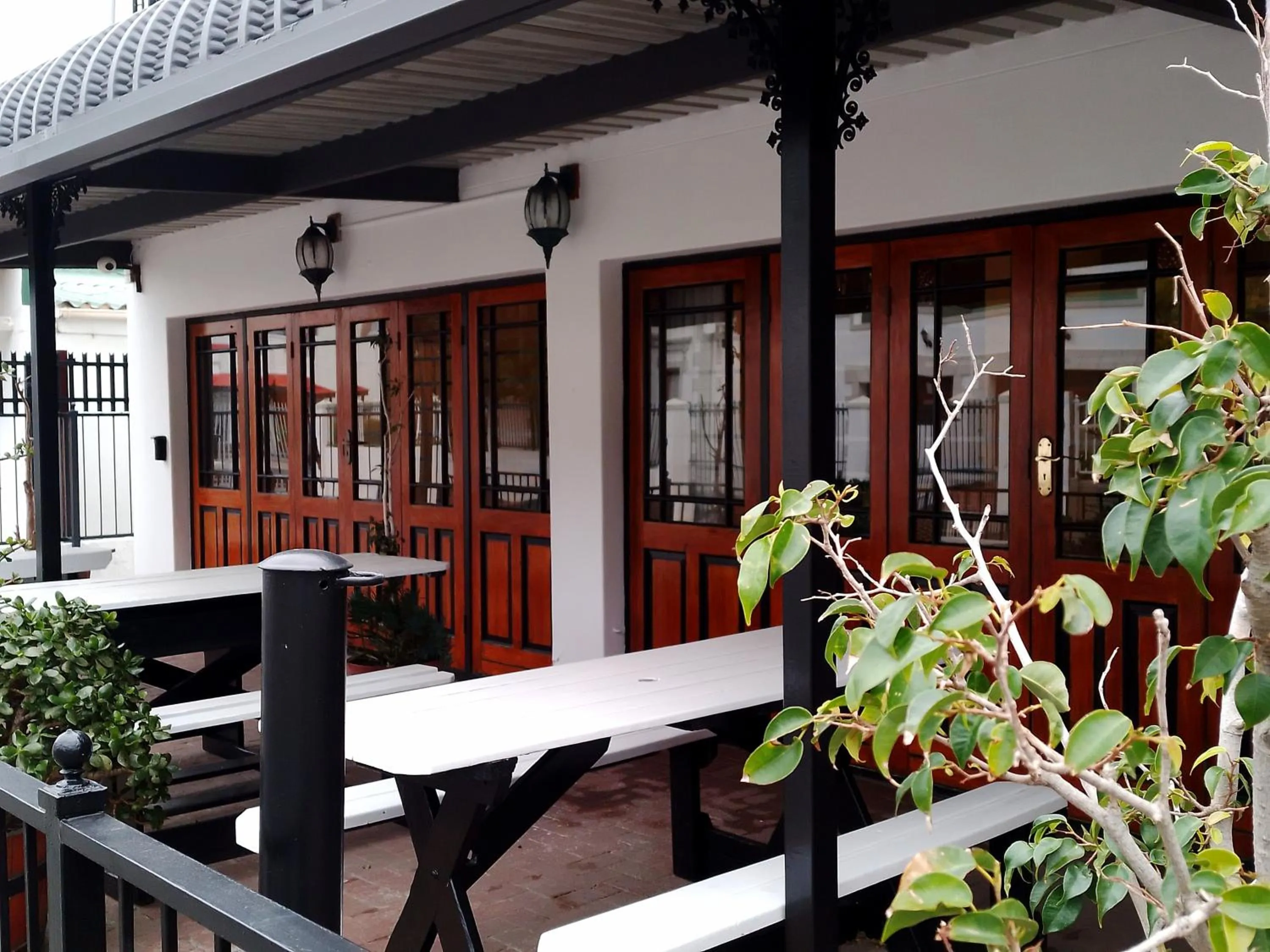 Property building in Le Bay Lodge