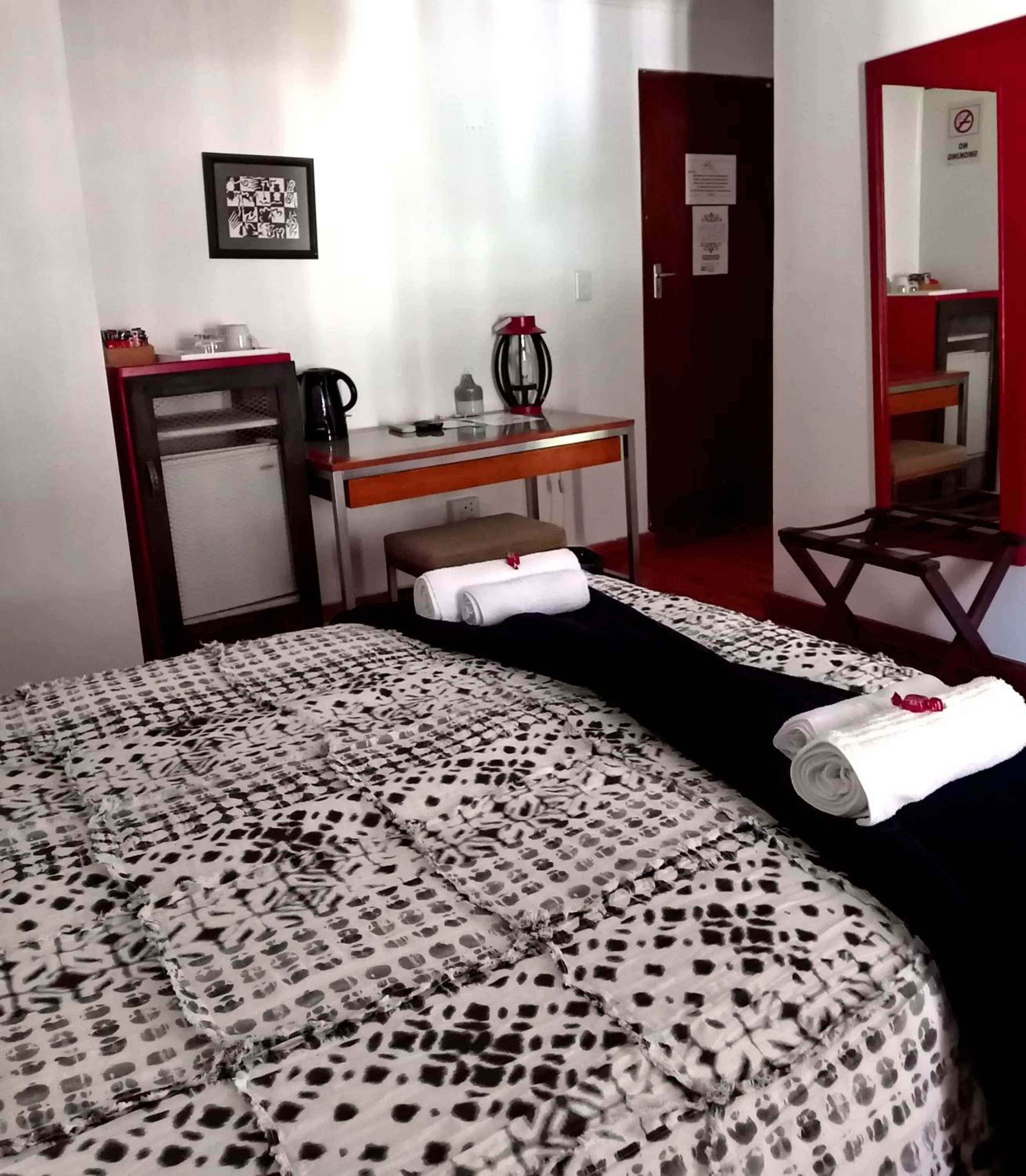 Bedroom, Bed in Le Bay Lodge