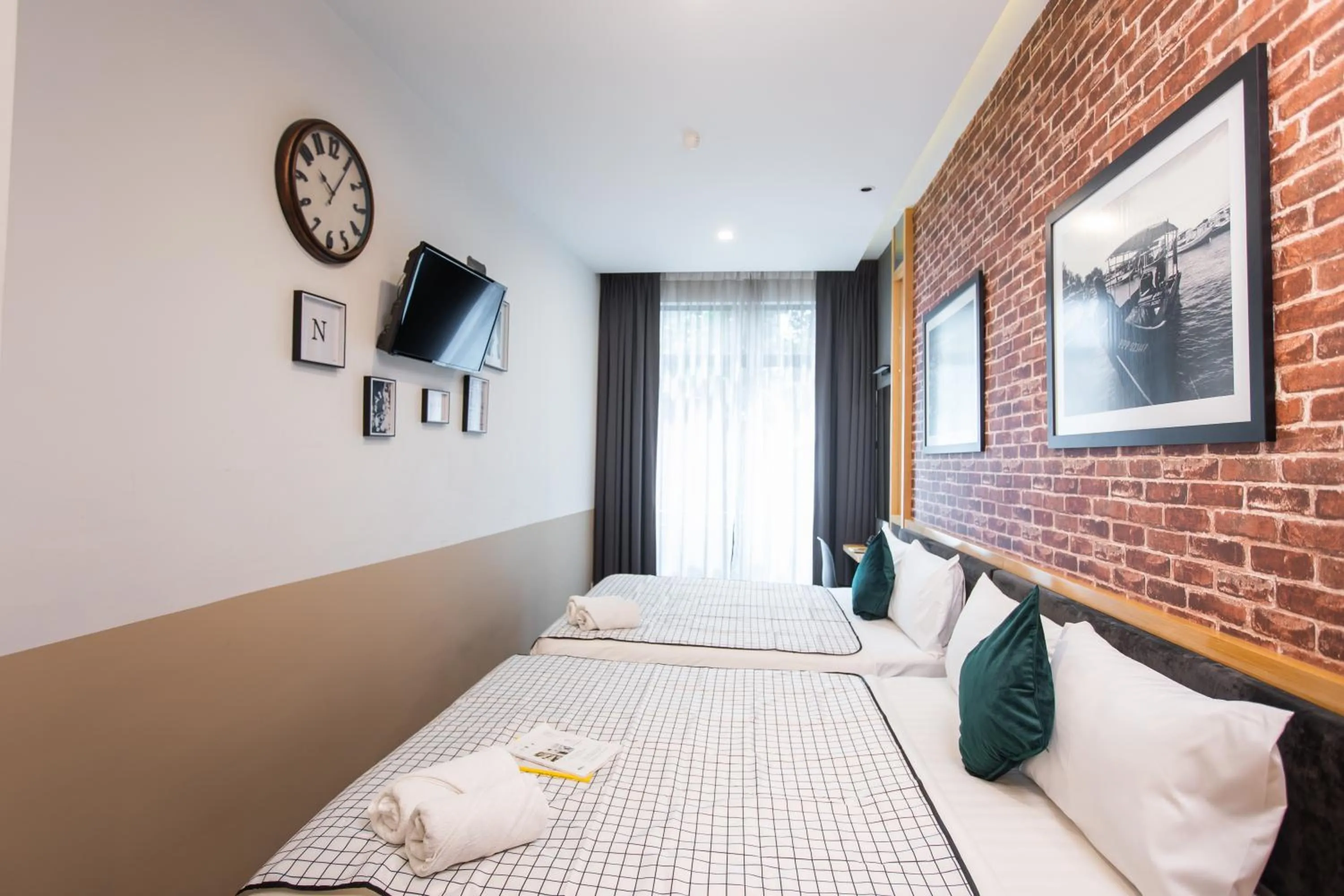 Bed in B Street Hotel