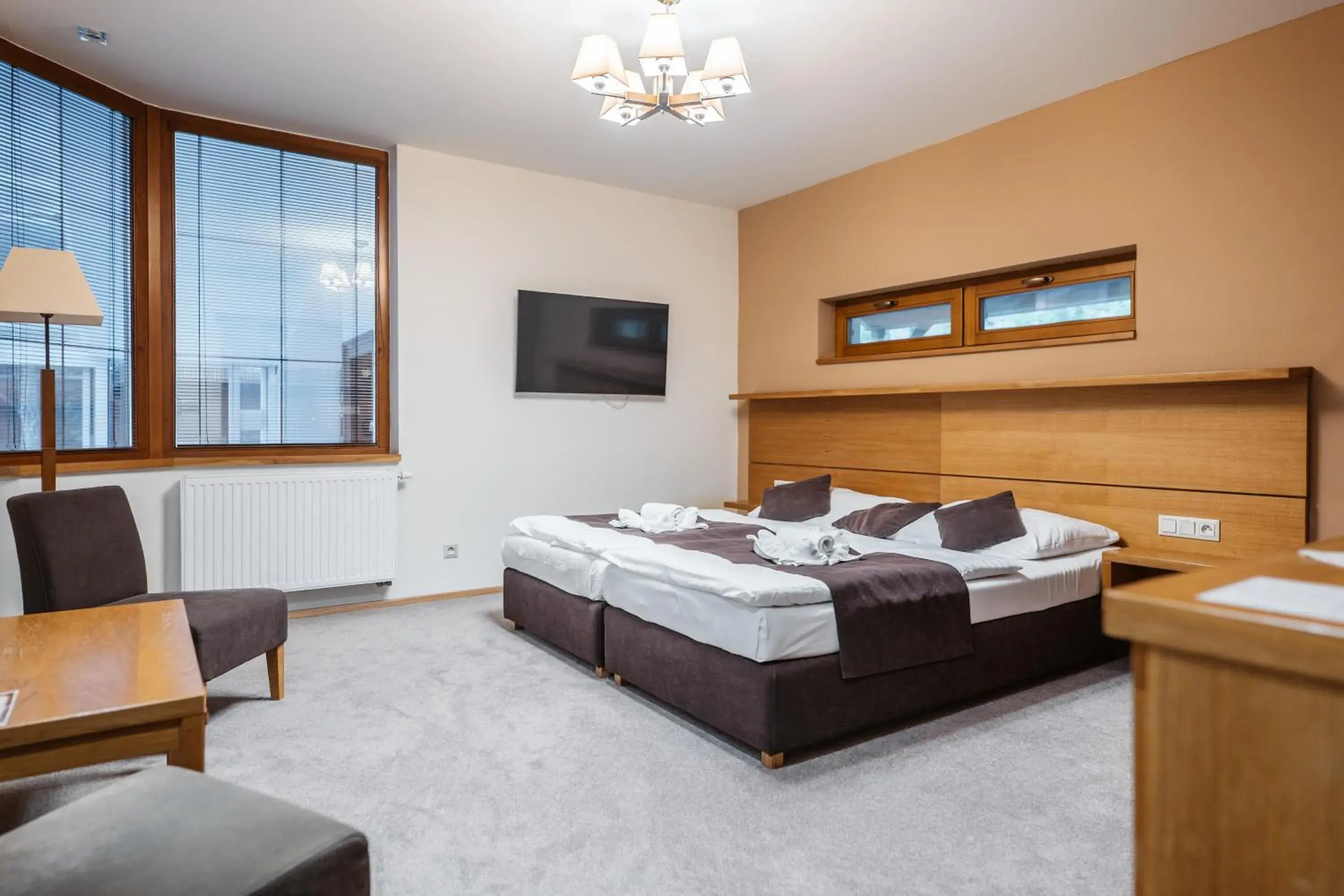 Deluxe Double with Pool View - single occupancy in Hotel resort Lovecká bašta Strakonice Deluxe Double with Pool View - single occupancy in Hotel resort Lovecká bašta Strakonice