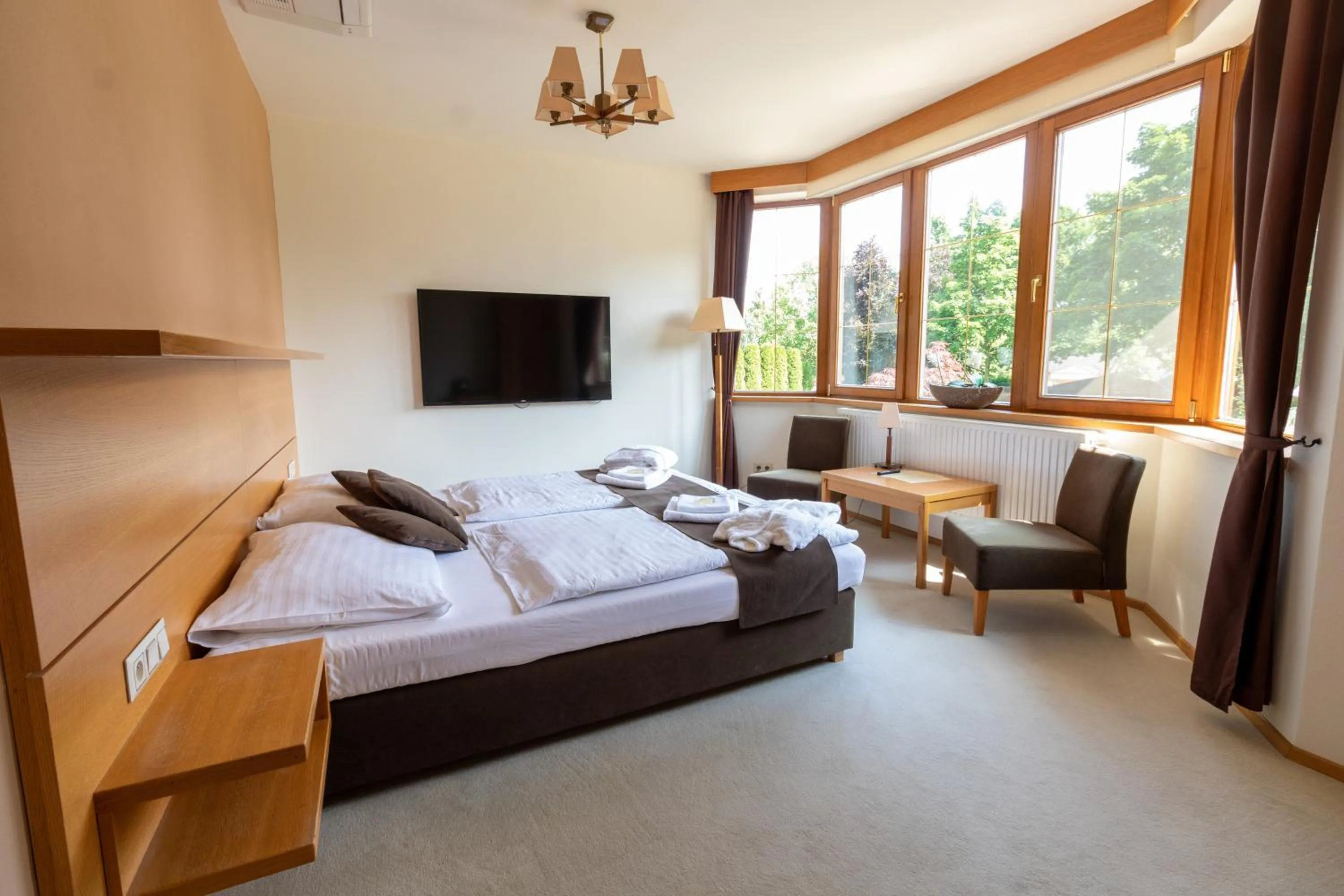 Bedroom, Bed in Hotel resort Lovecká bašta Strakonice