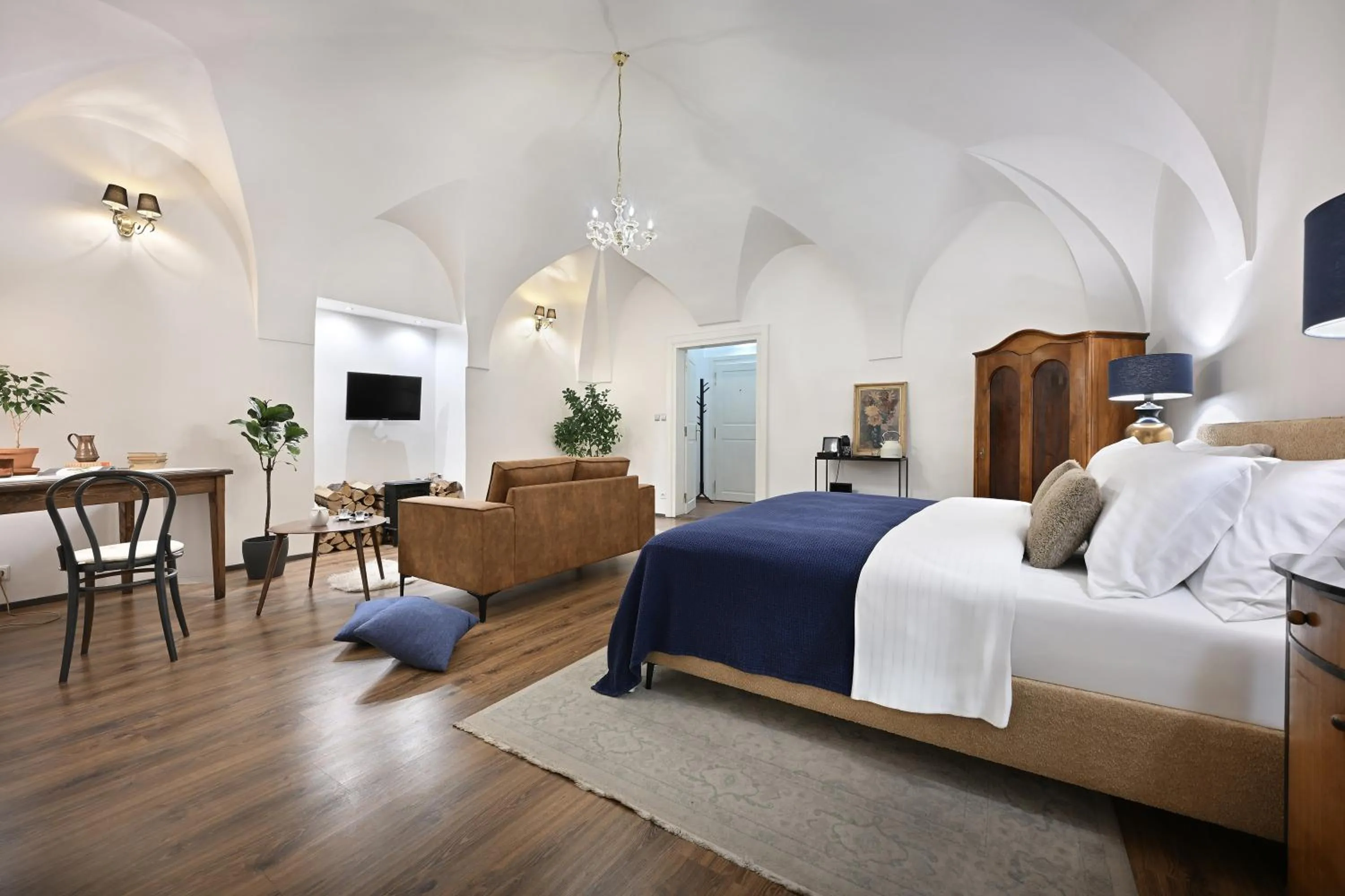 Photo of the whole room, Bed in U Šuterů Boutique Hotel