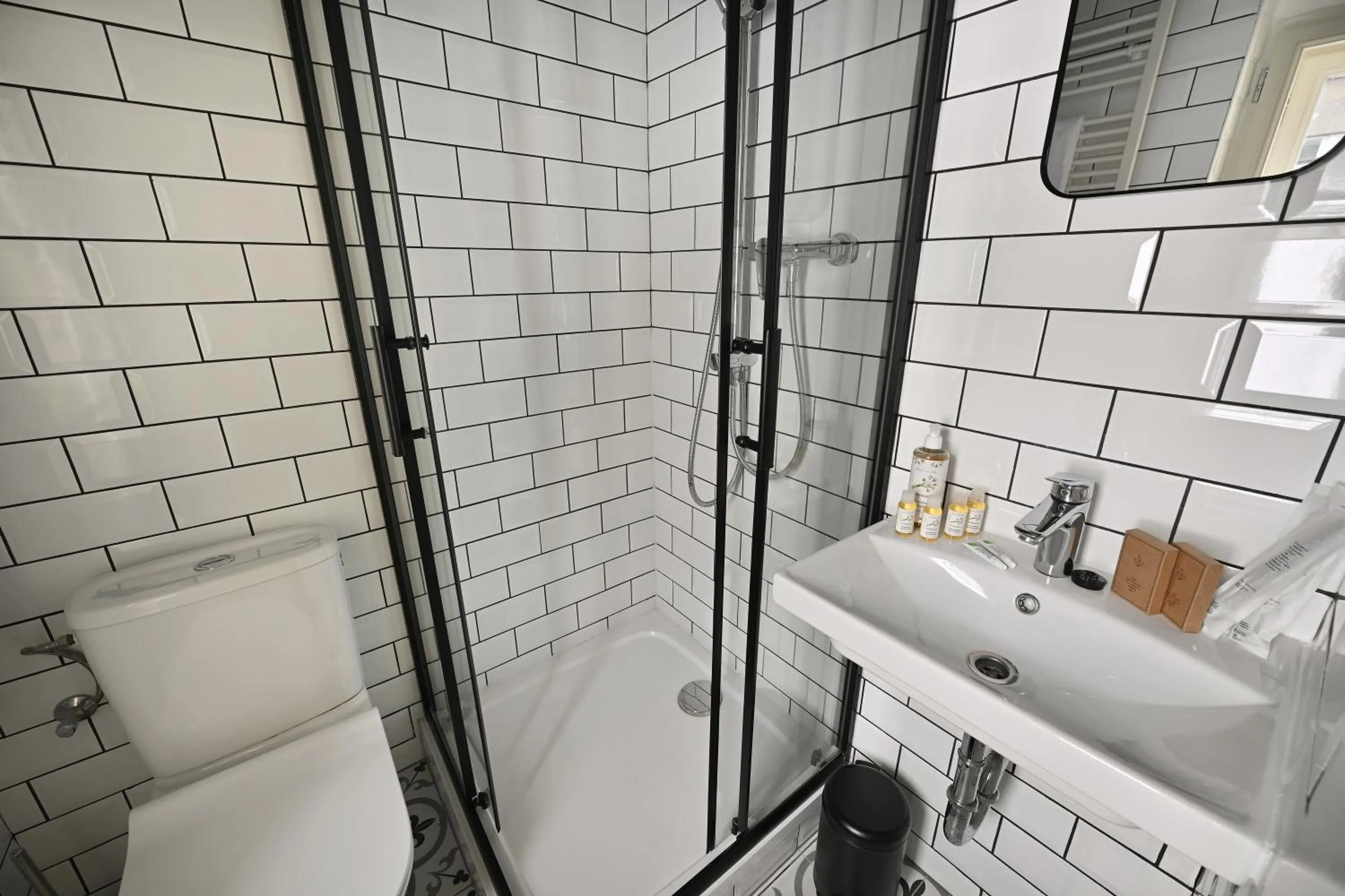 Shower in U Šuterů Boutique Hotel