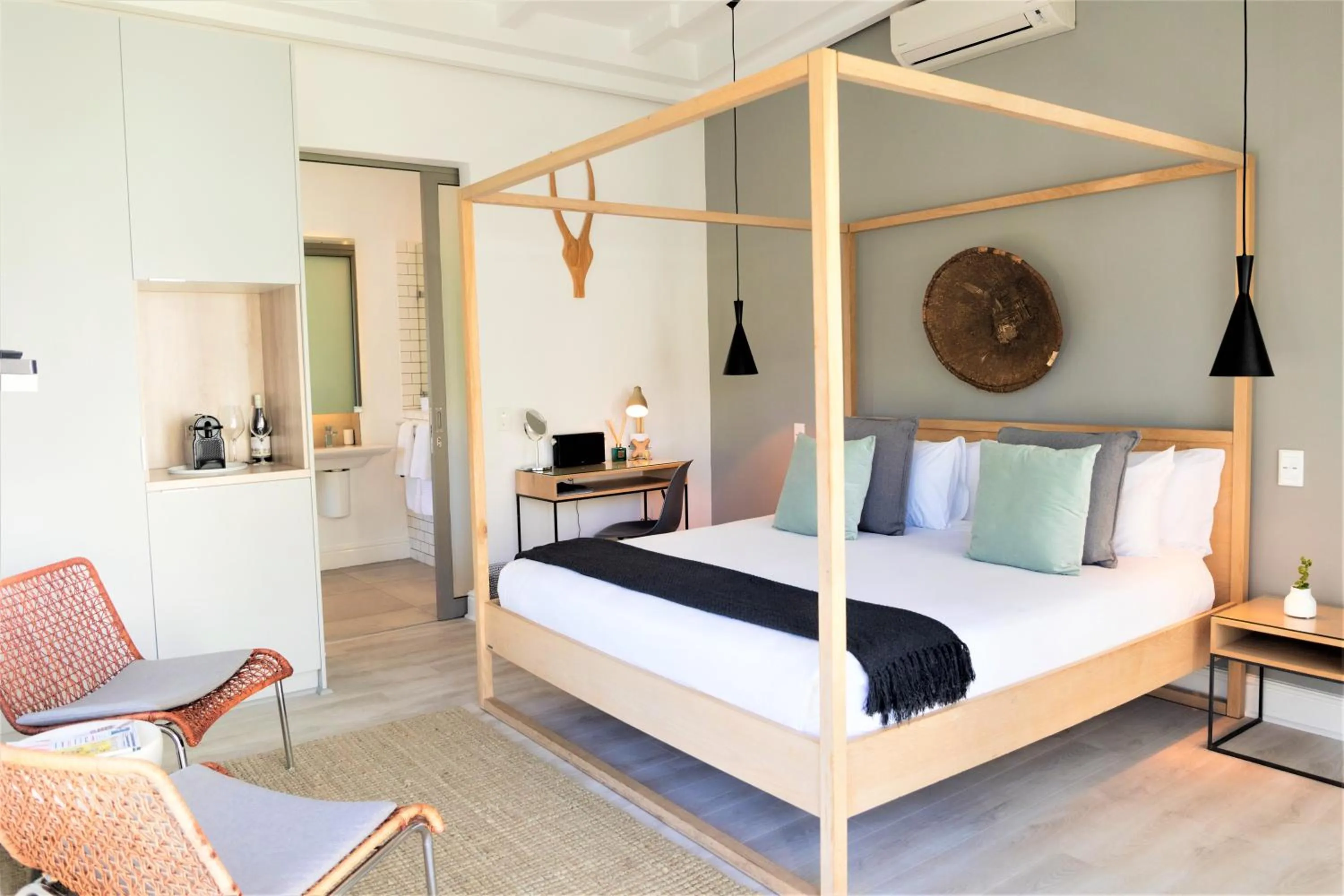 Bedroom, Bed in Cape Diem Lodge