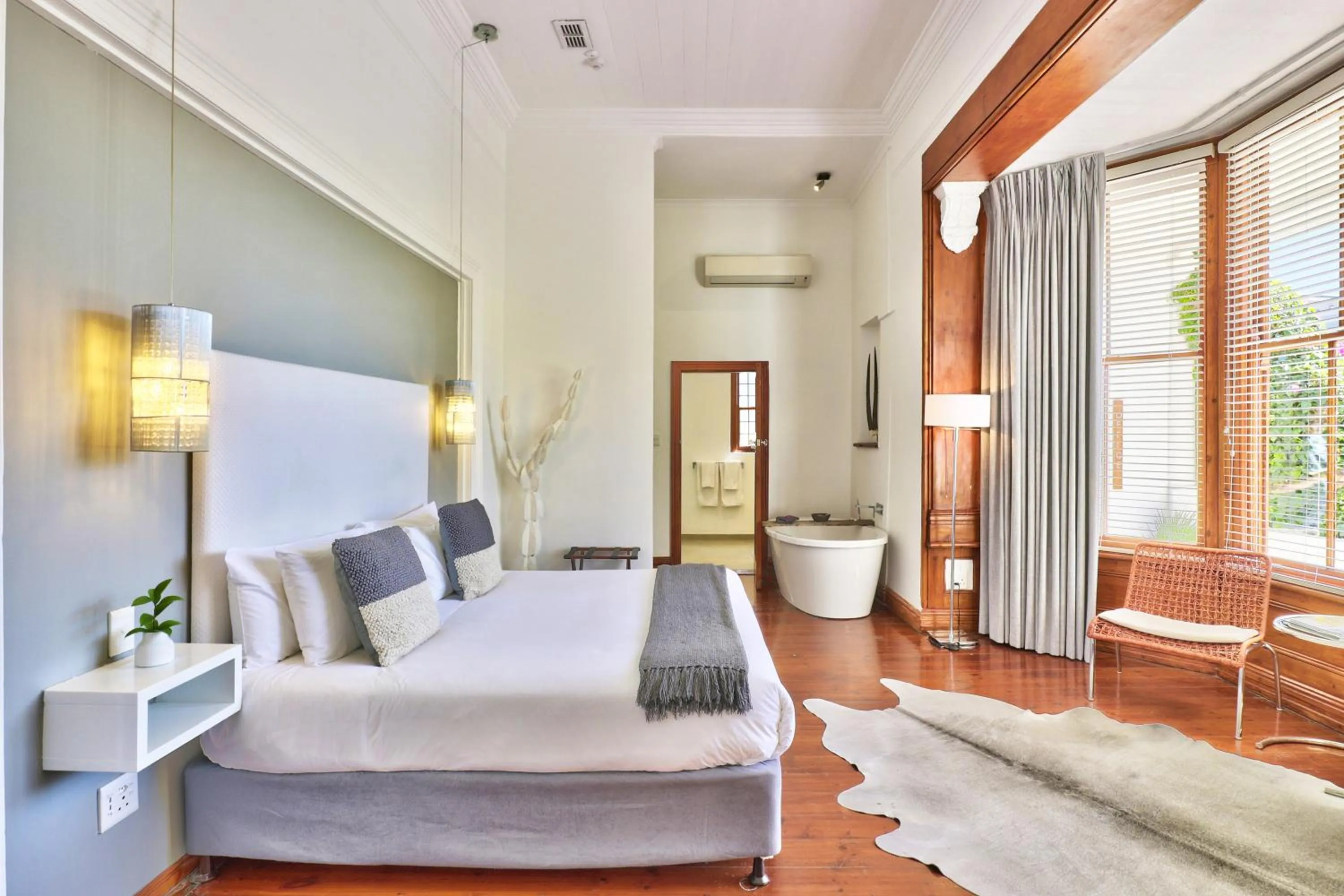 Bedroom, Bed in Cape Diem Lodge