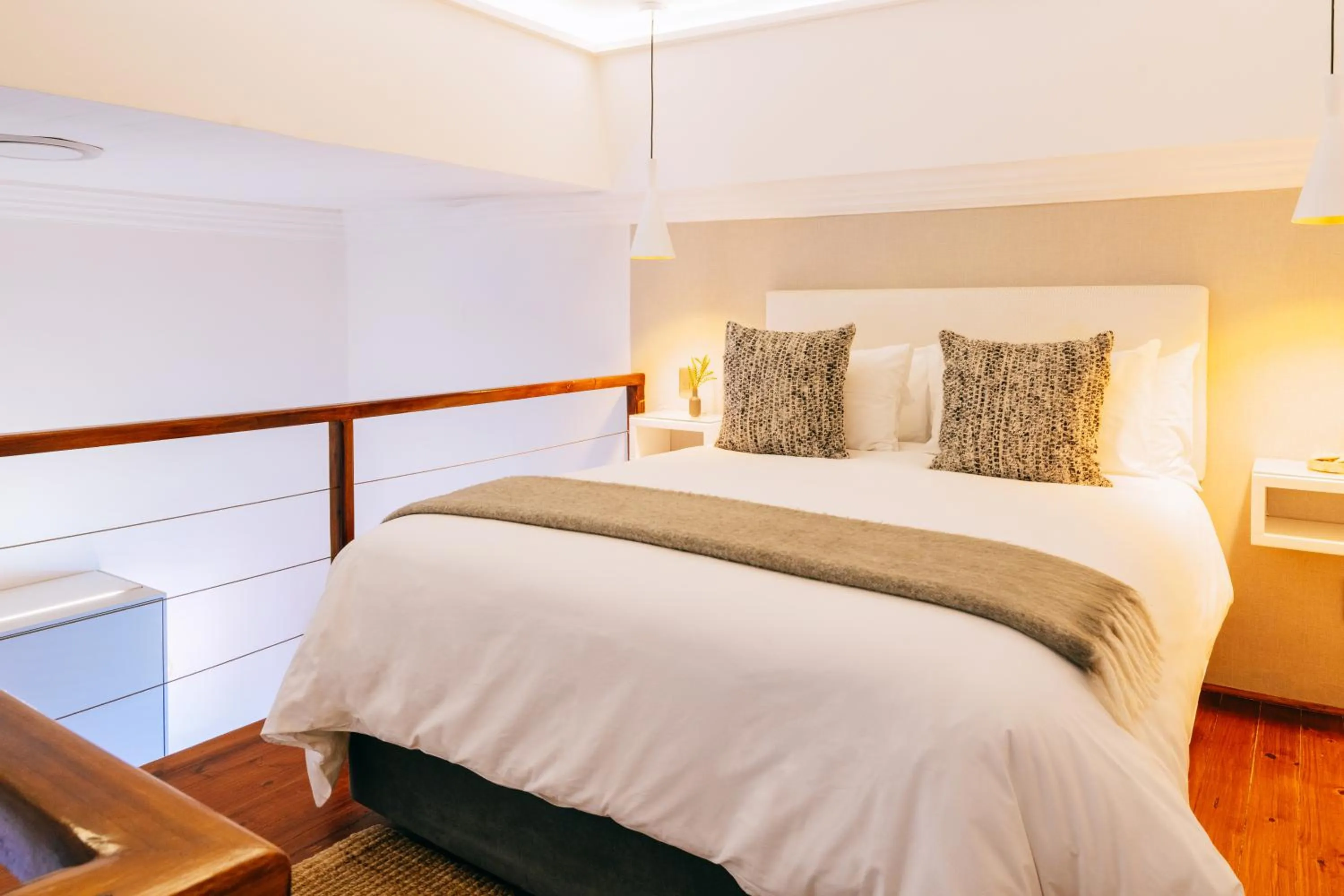 Bedroom, Bed in Cape Diem Lodge