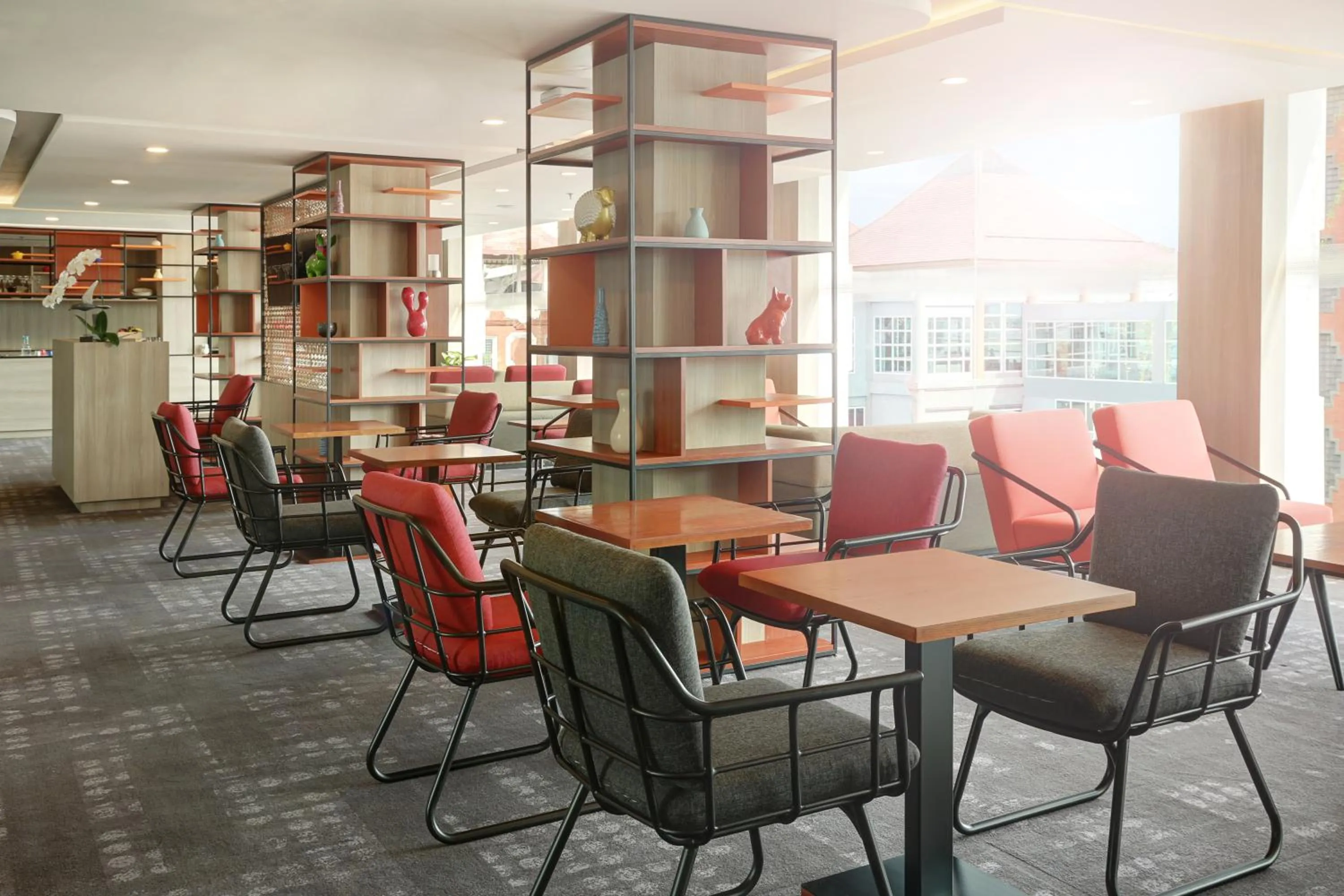 Restaurant/places to eat in Novotel Bali Ngurah Rai Airport