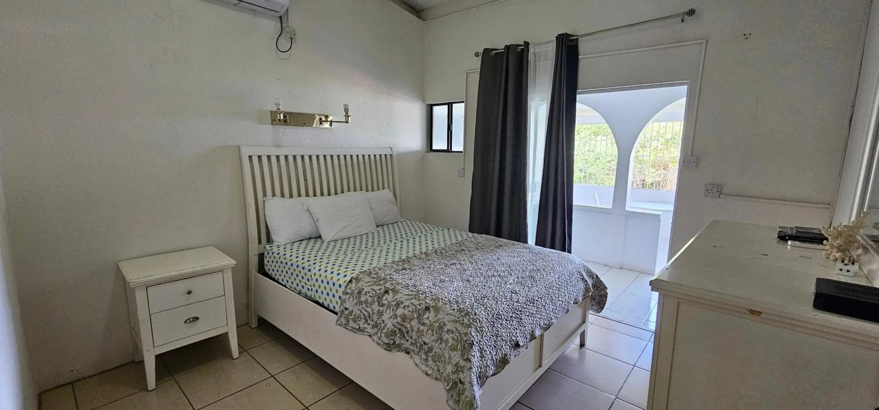 One-Bedroom Apartment with Ocean View in Wavecrest Suites One-Bedroom Apartment with Ocean View in Wavecrest Suites