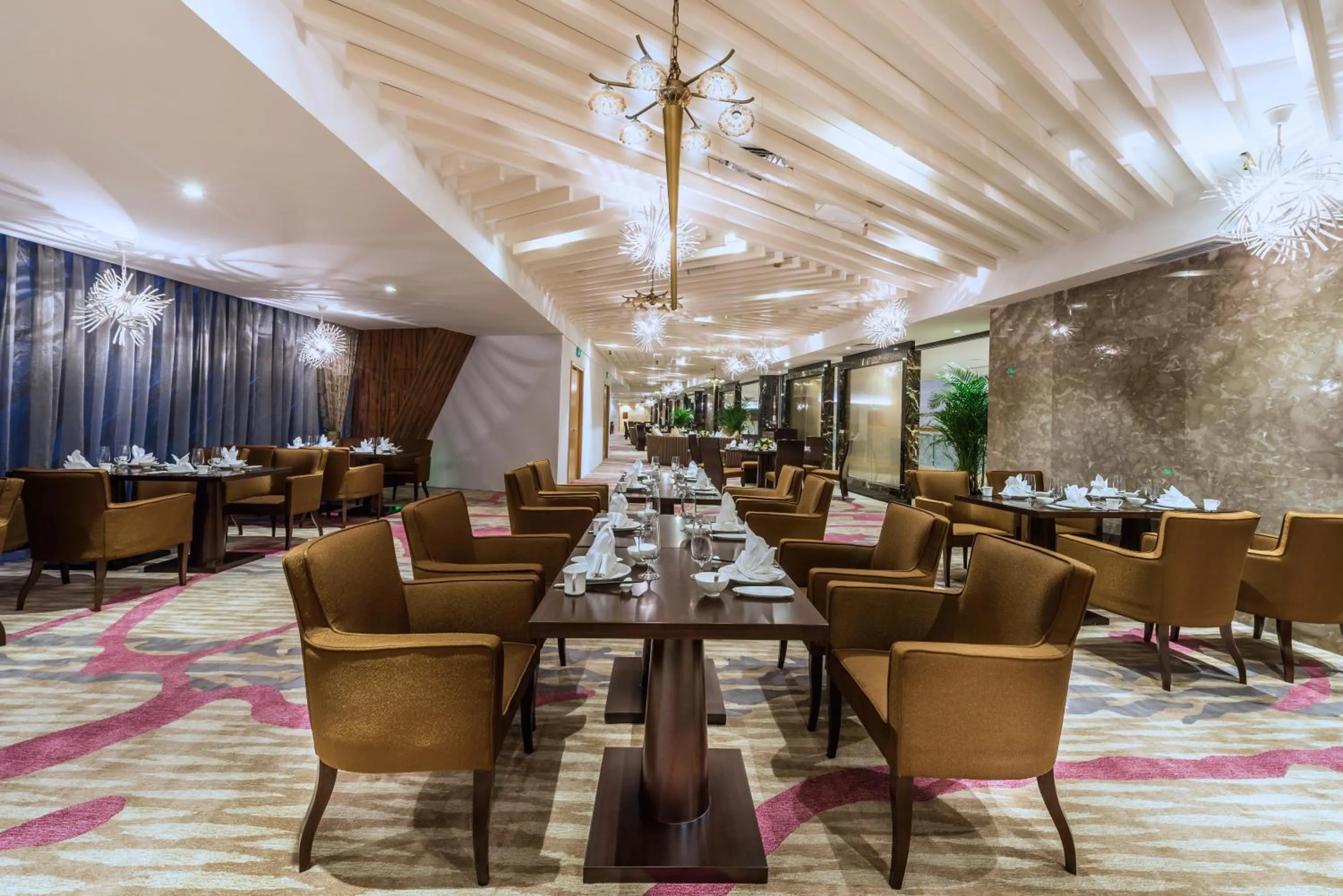 Restaurant/places to eat in Grand Mercure Qingdao Qinglong