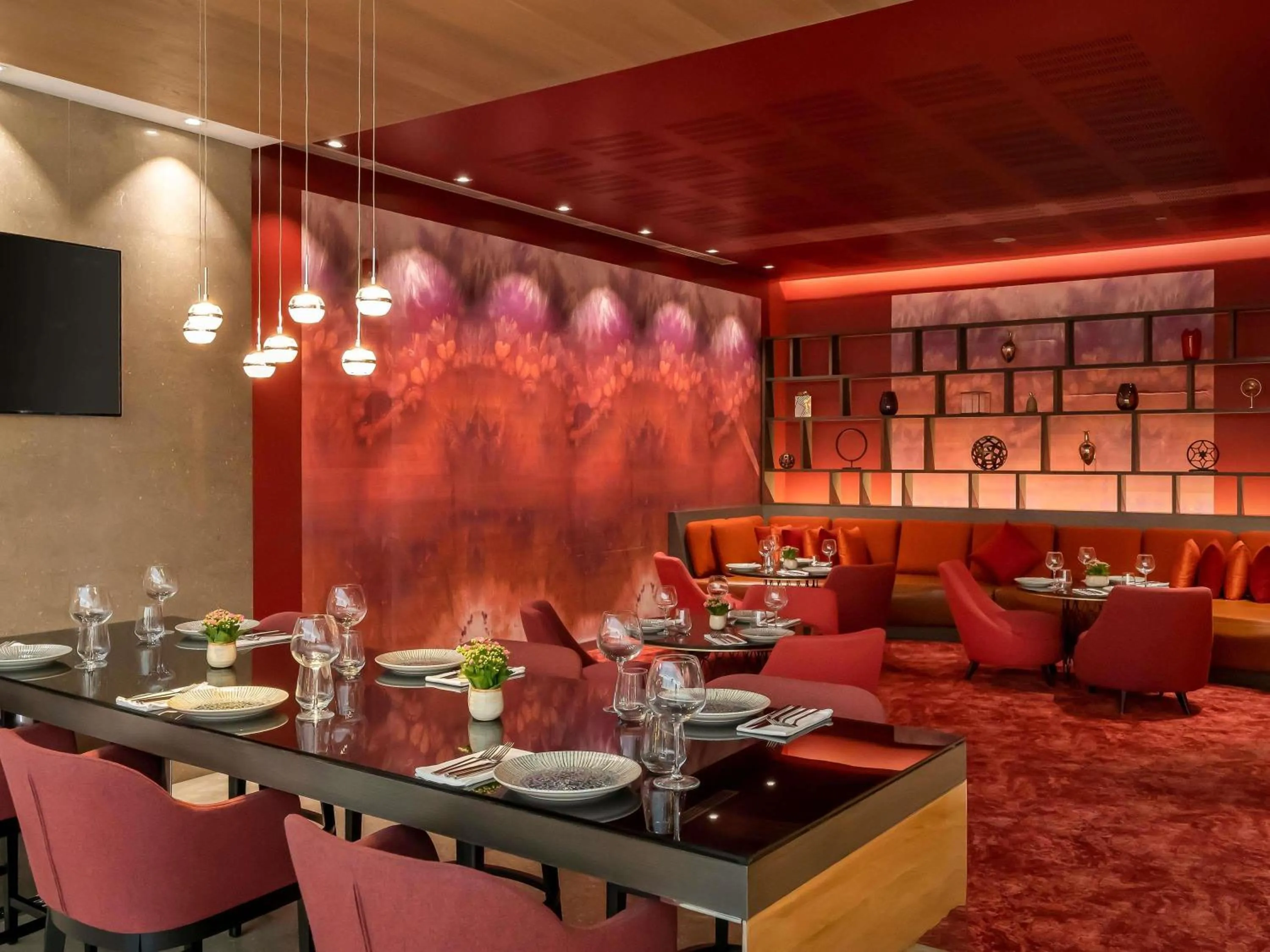 Lounge or bar in Novotel Istanbul Bosphorus Hotel