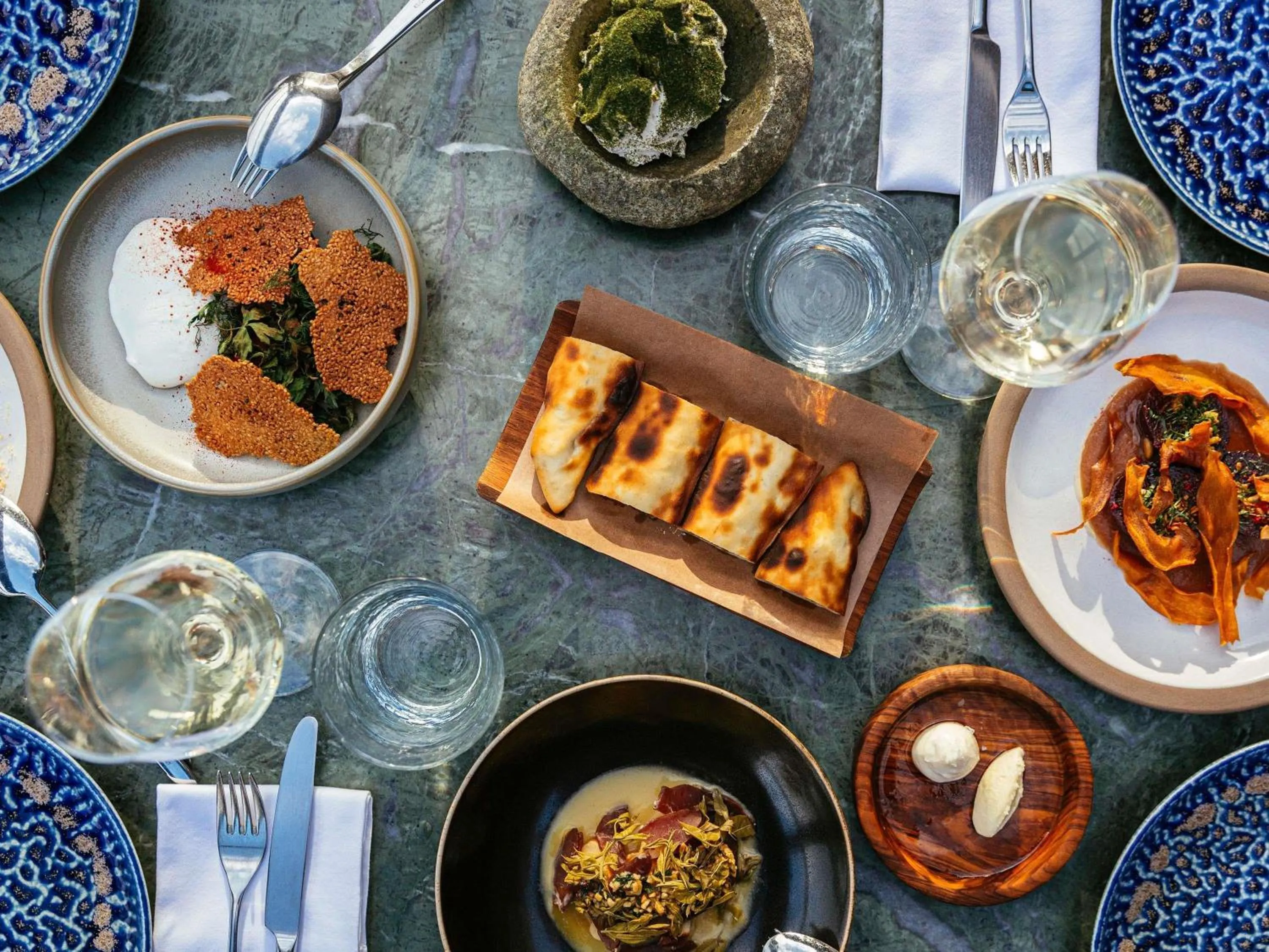 Restaurant/places to eat in Novotel Istanbul Bosphorus Hotel