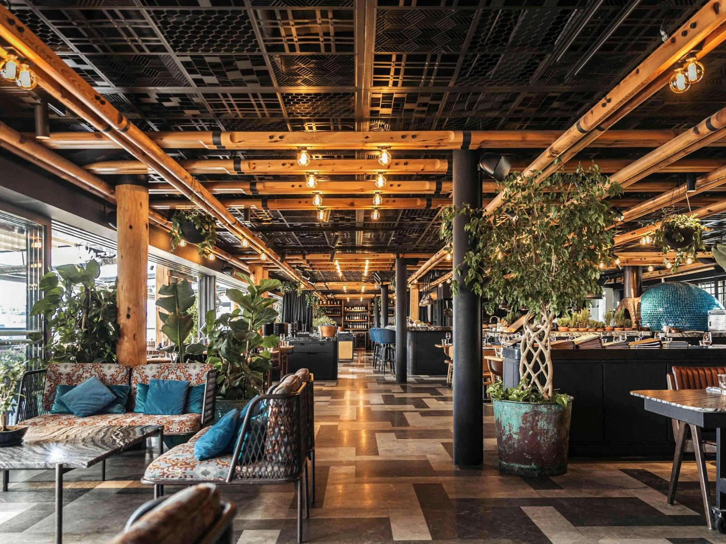 Restaurant/places to eat in Novotel Istanbul Bosphorus Hotel