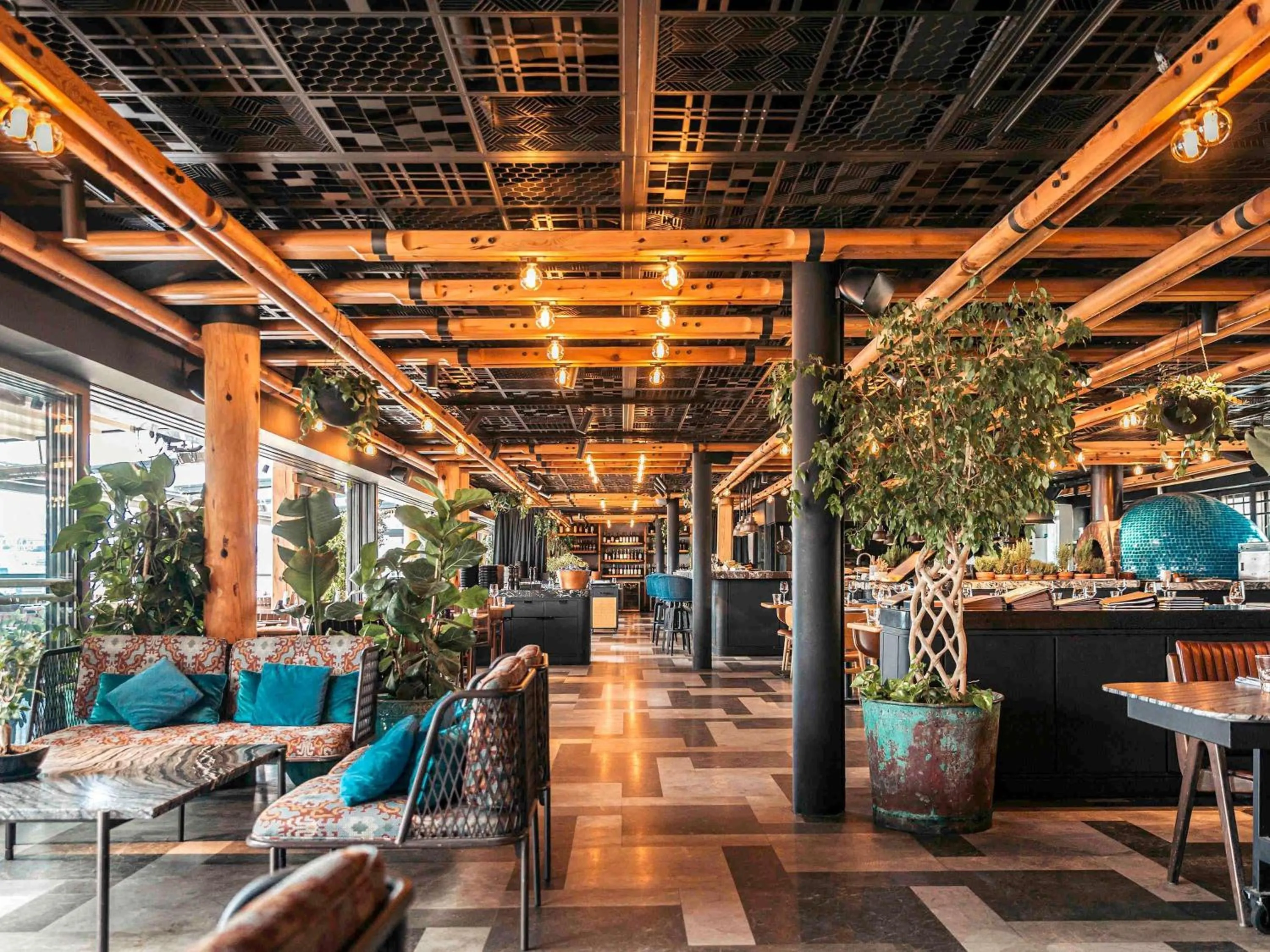 Restaurant/places to eat in Novotel Istanbul Bosphorus Hotel