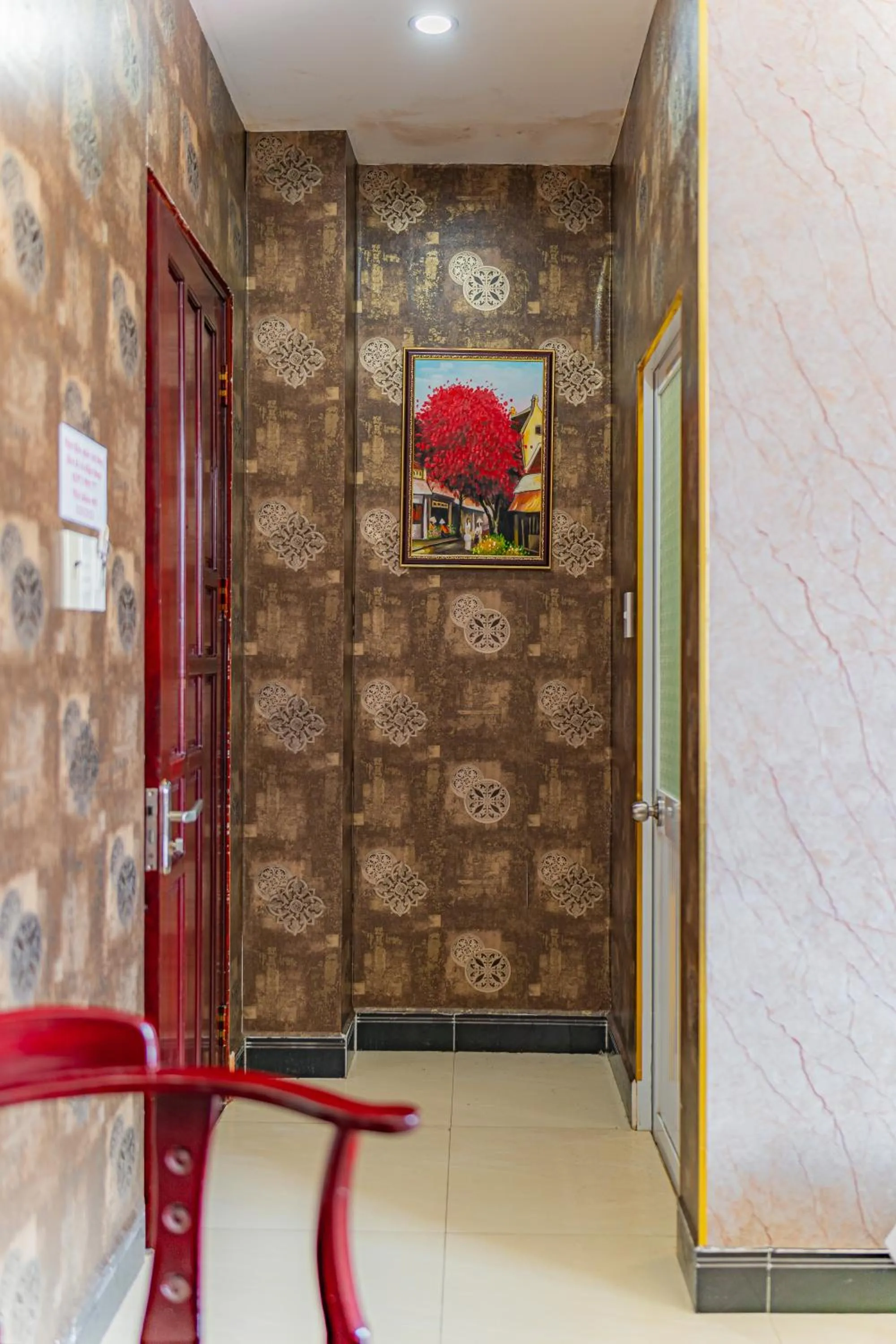 Shower in Thi Long Phụng Hotel