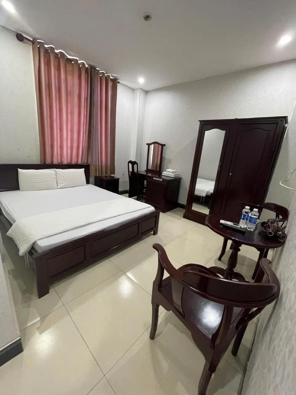 Bed in Thi Long Phụng Hotel