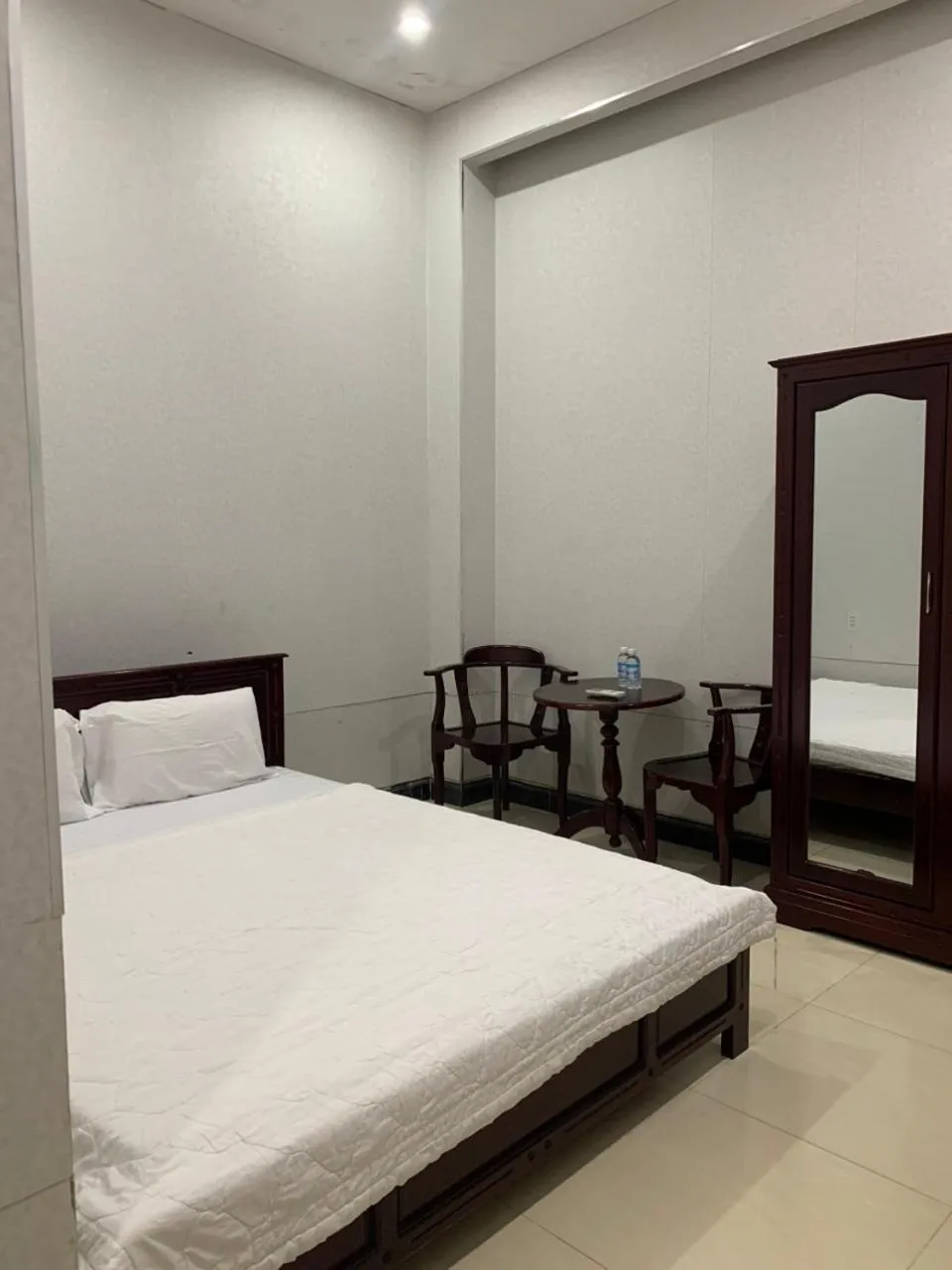 Bed in Thi Long Phụng Hotel
