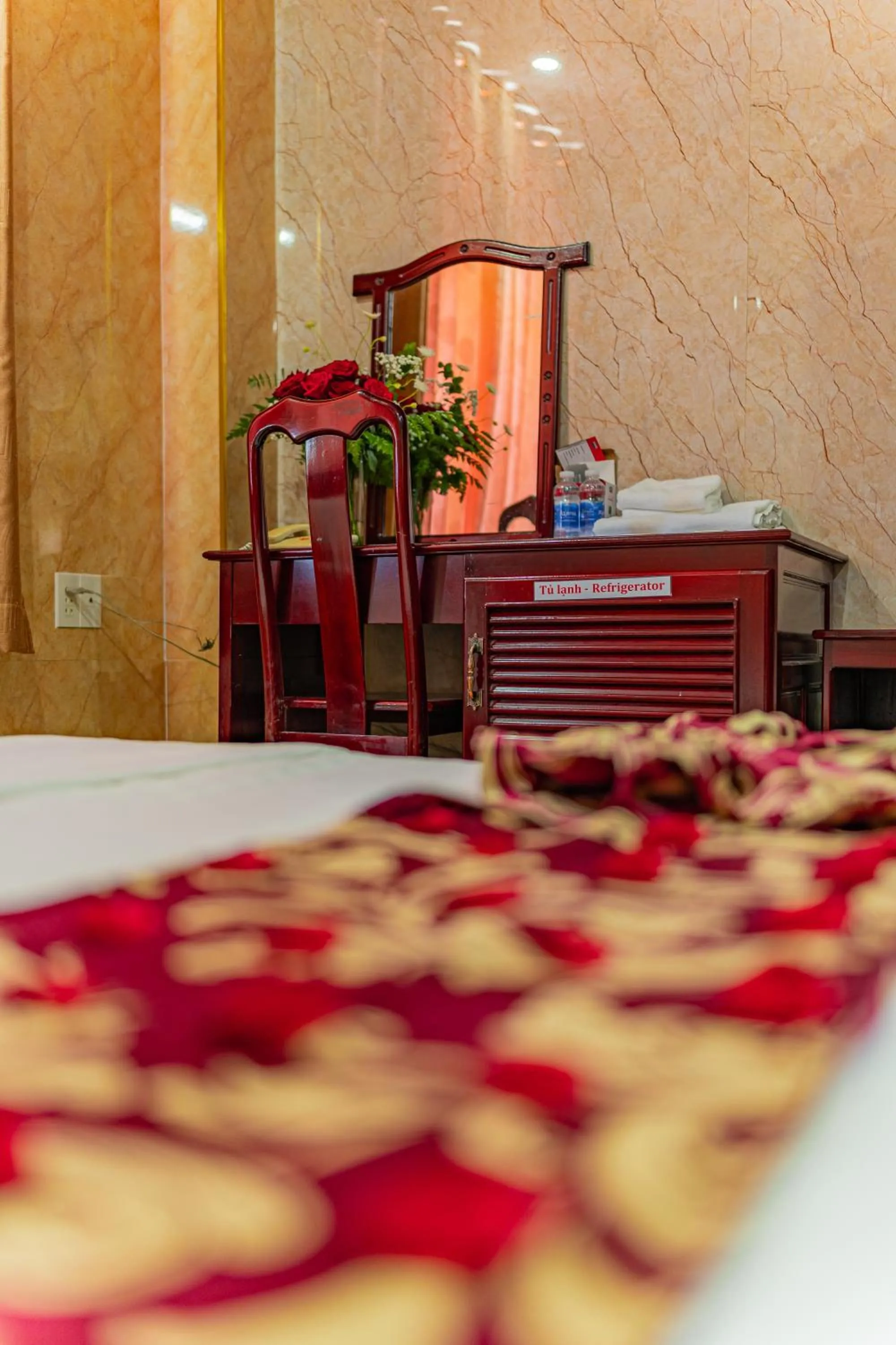 Bed in Thi Long Phụng Hotel