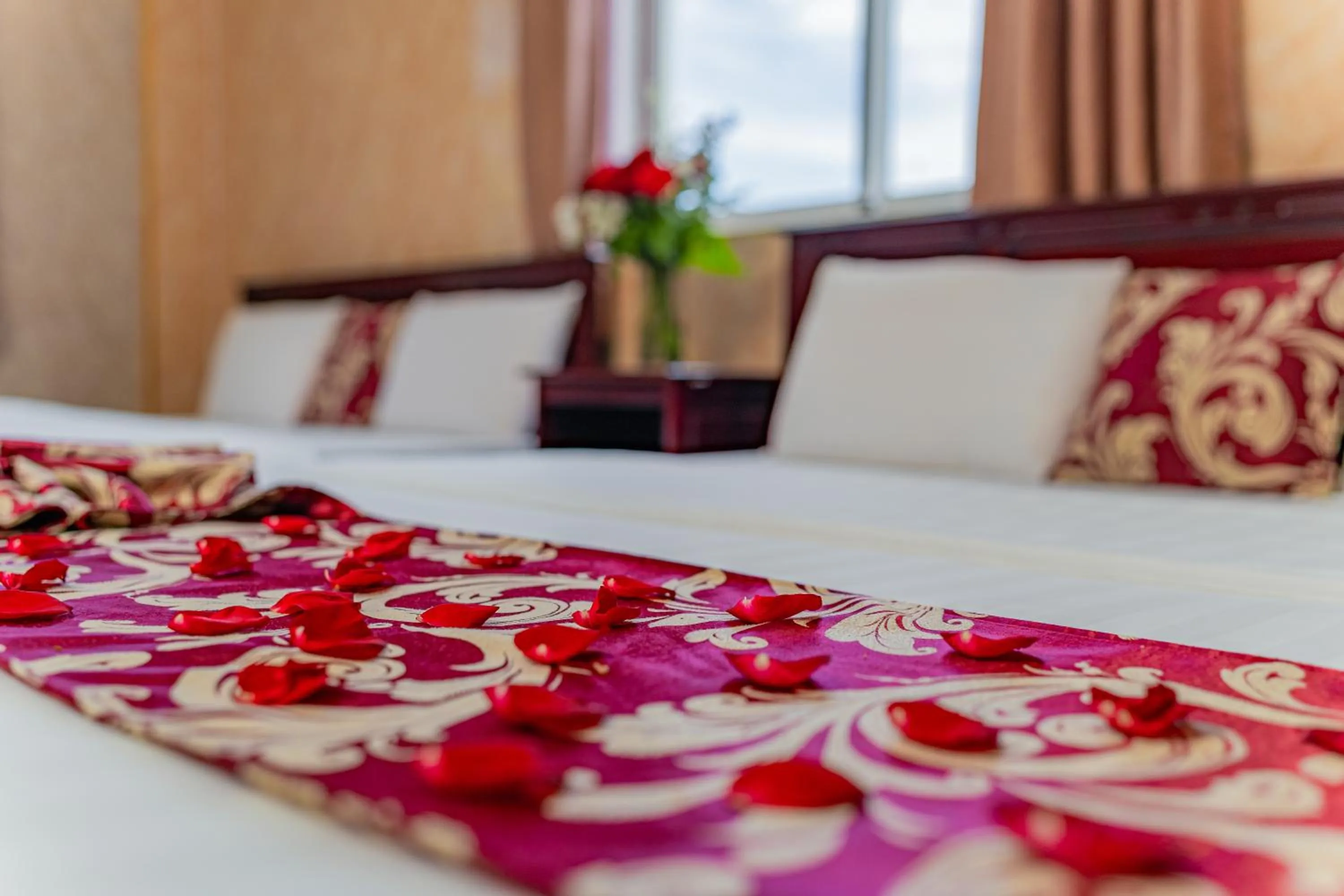 Bed in Thi Long Phụng Hotel