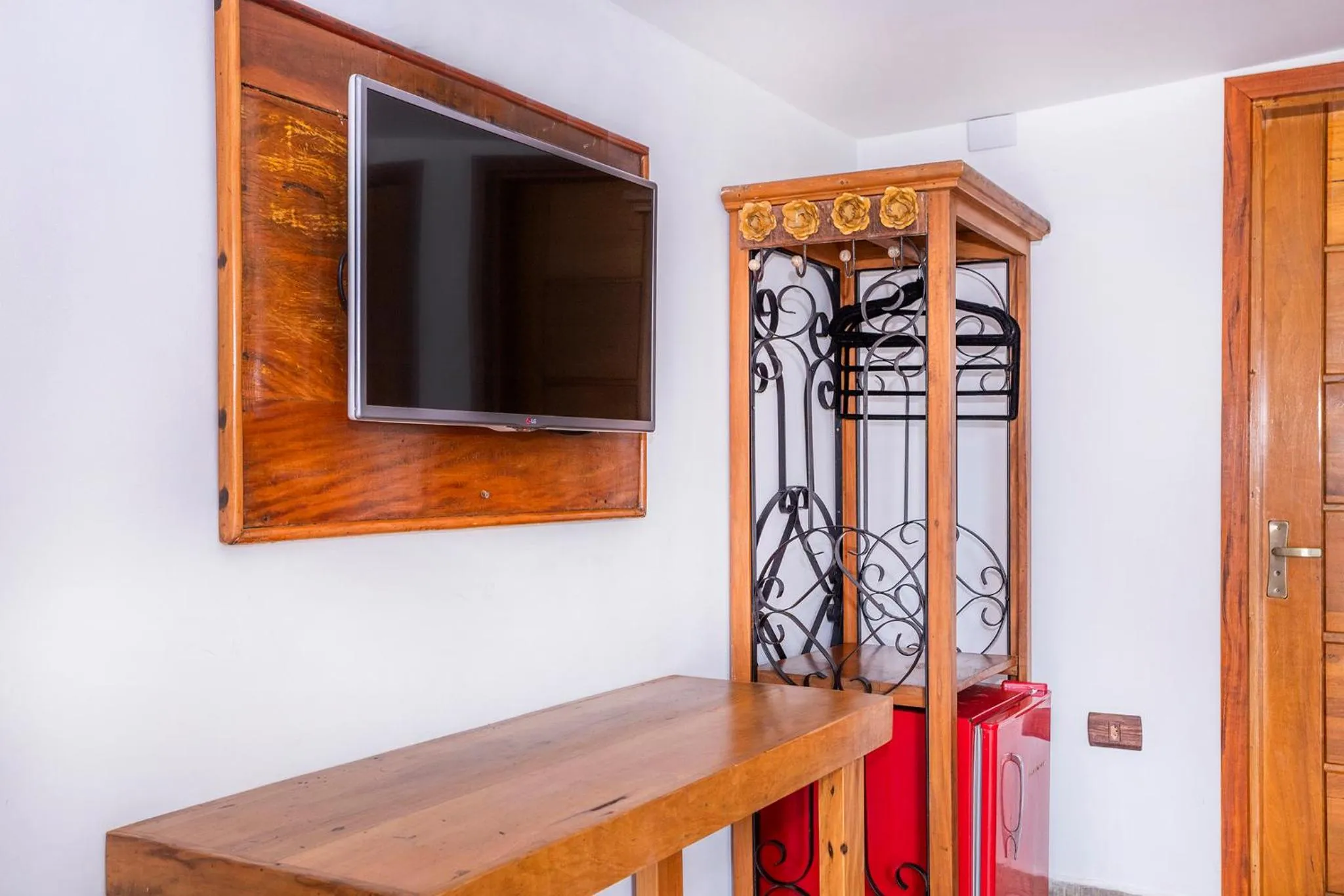 TV and multimedia in Hotel Village Enseada