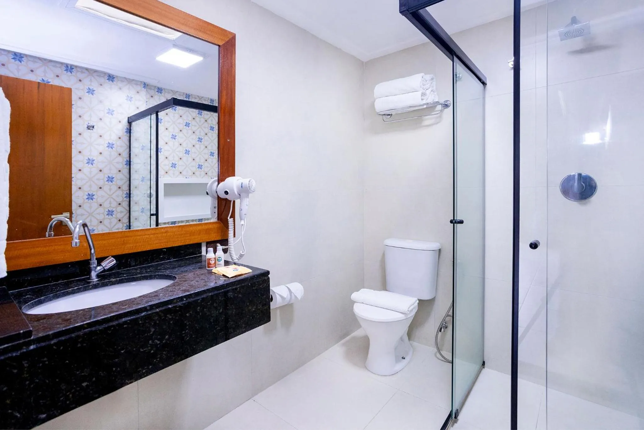 Shower in Hotel Village Enseada