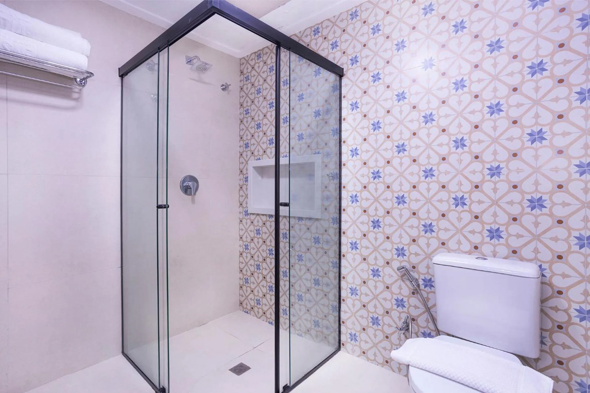 Shower in Hotel Village Enseada