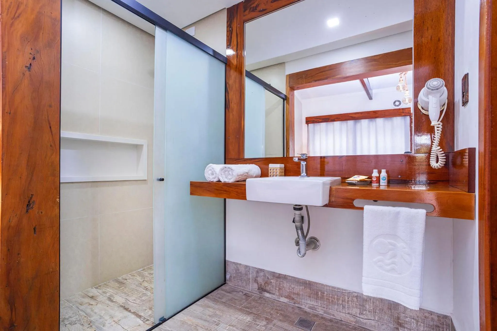 Shower in Hotel Village Enseada