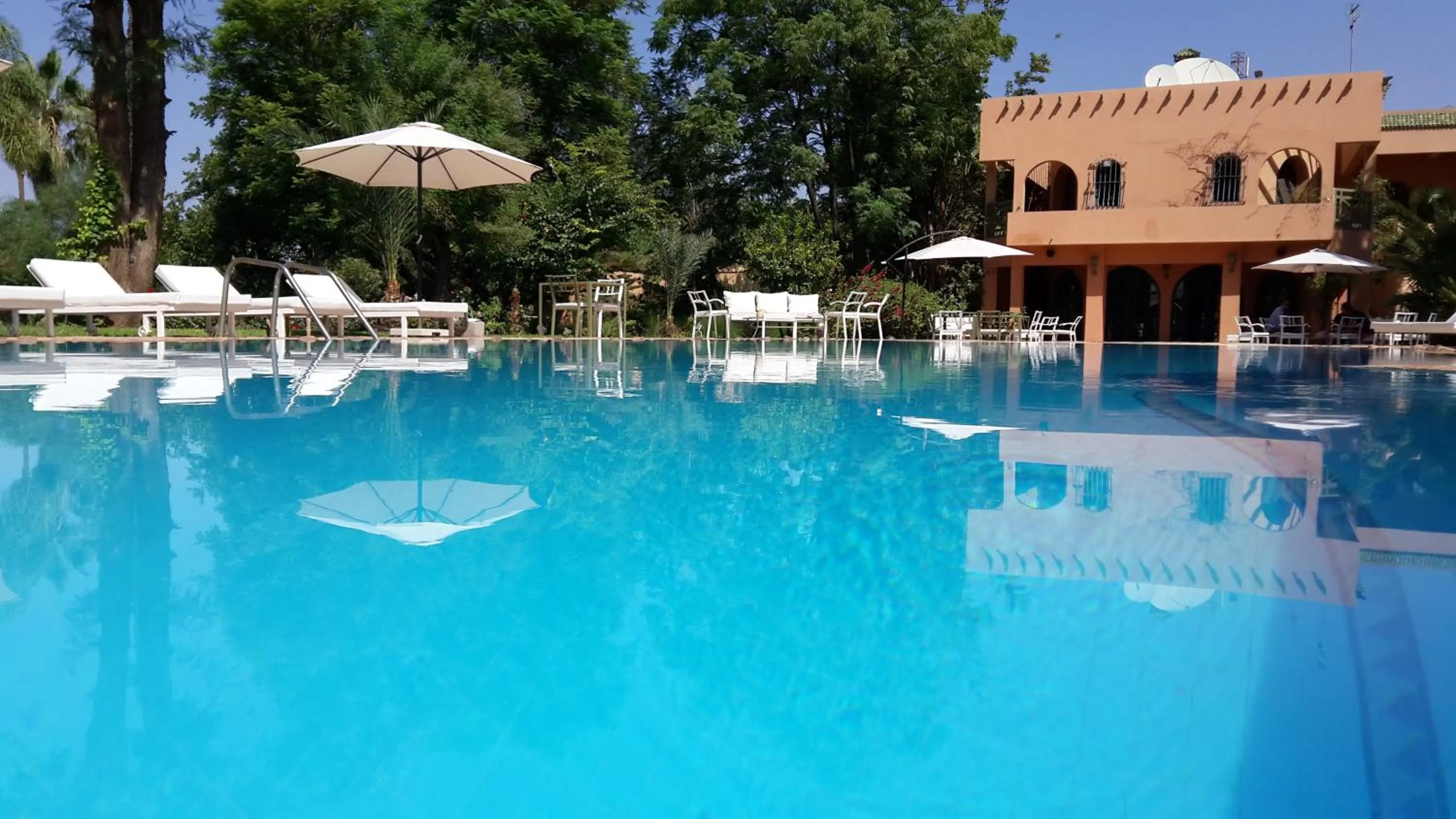 Bedroom in La Vie En Rose - Horses & Dogs House