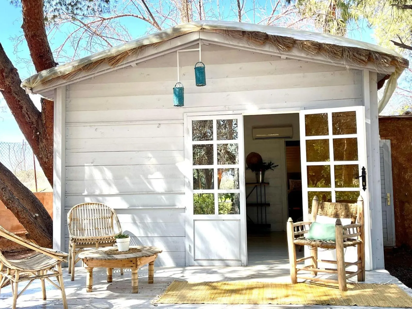 La Vie En Rose - Horses & Dogs House