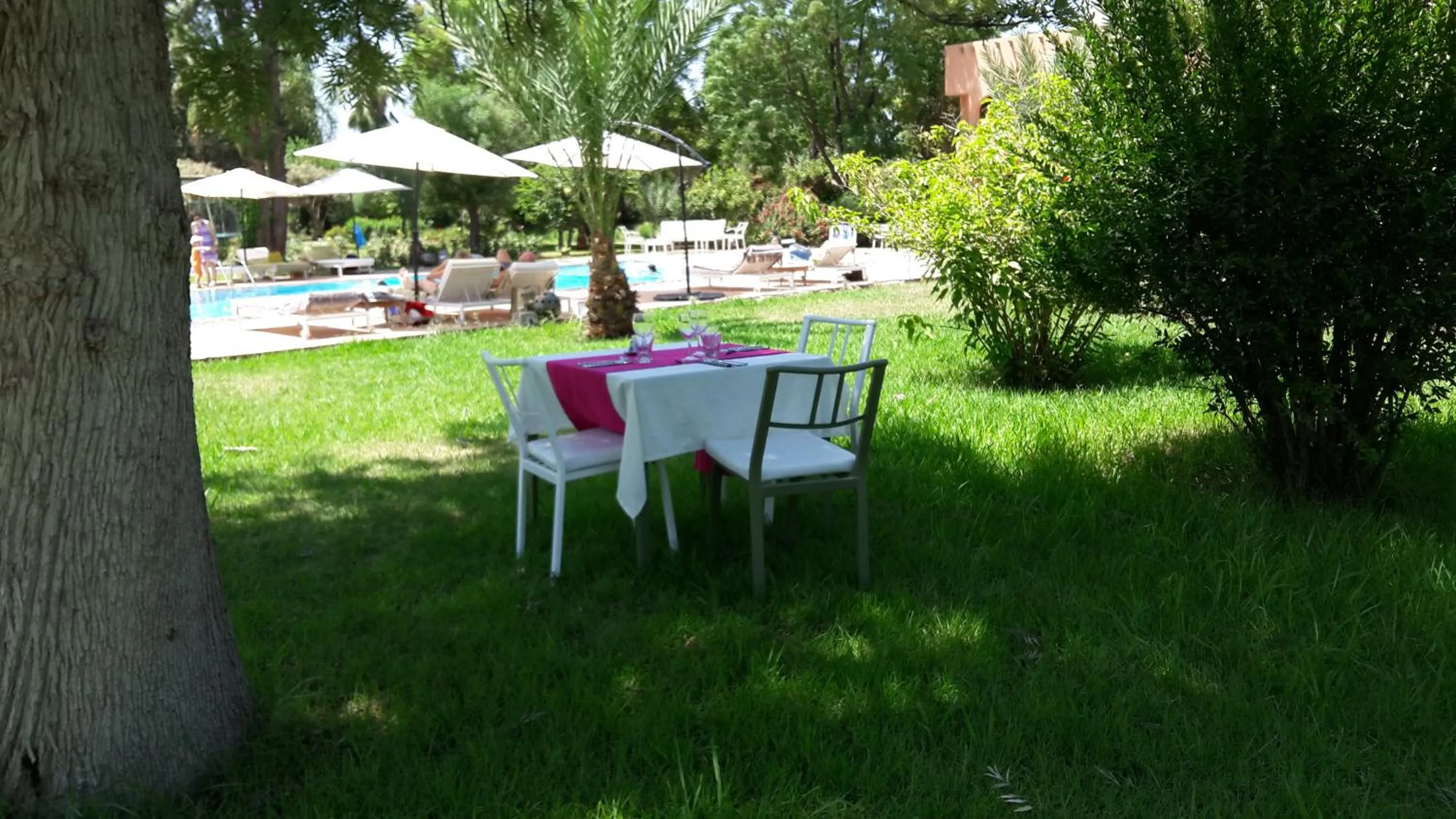 Bedroom in La Vie En Rose - Horses & Dogs House